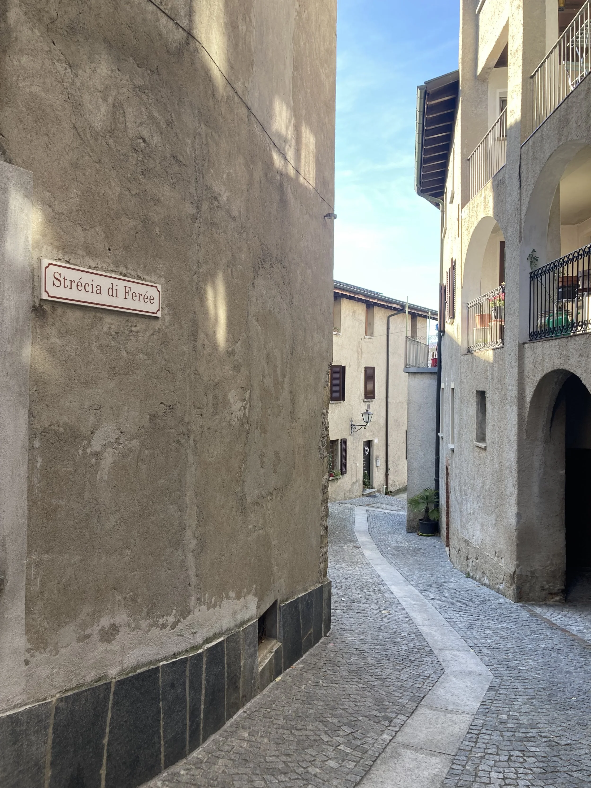 Various images of the old part of Comano