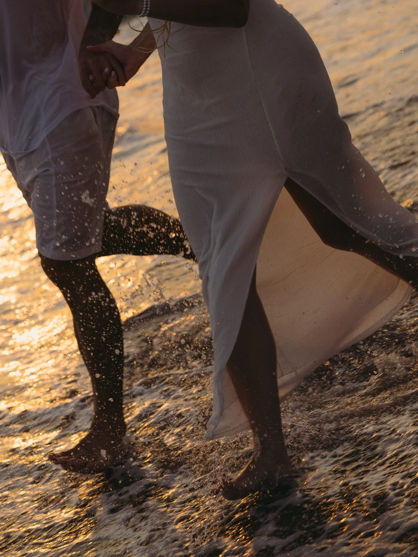 I&rsquo;m often asked what I love photographing the most.

The truth is, I enjoy many things, but couple sessions hold a special place for me 🔒🤍

There&rsquo;s something beautiful about observing two people as they are, feeling their connection, an