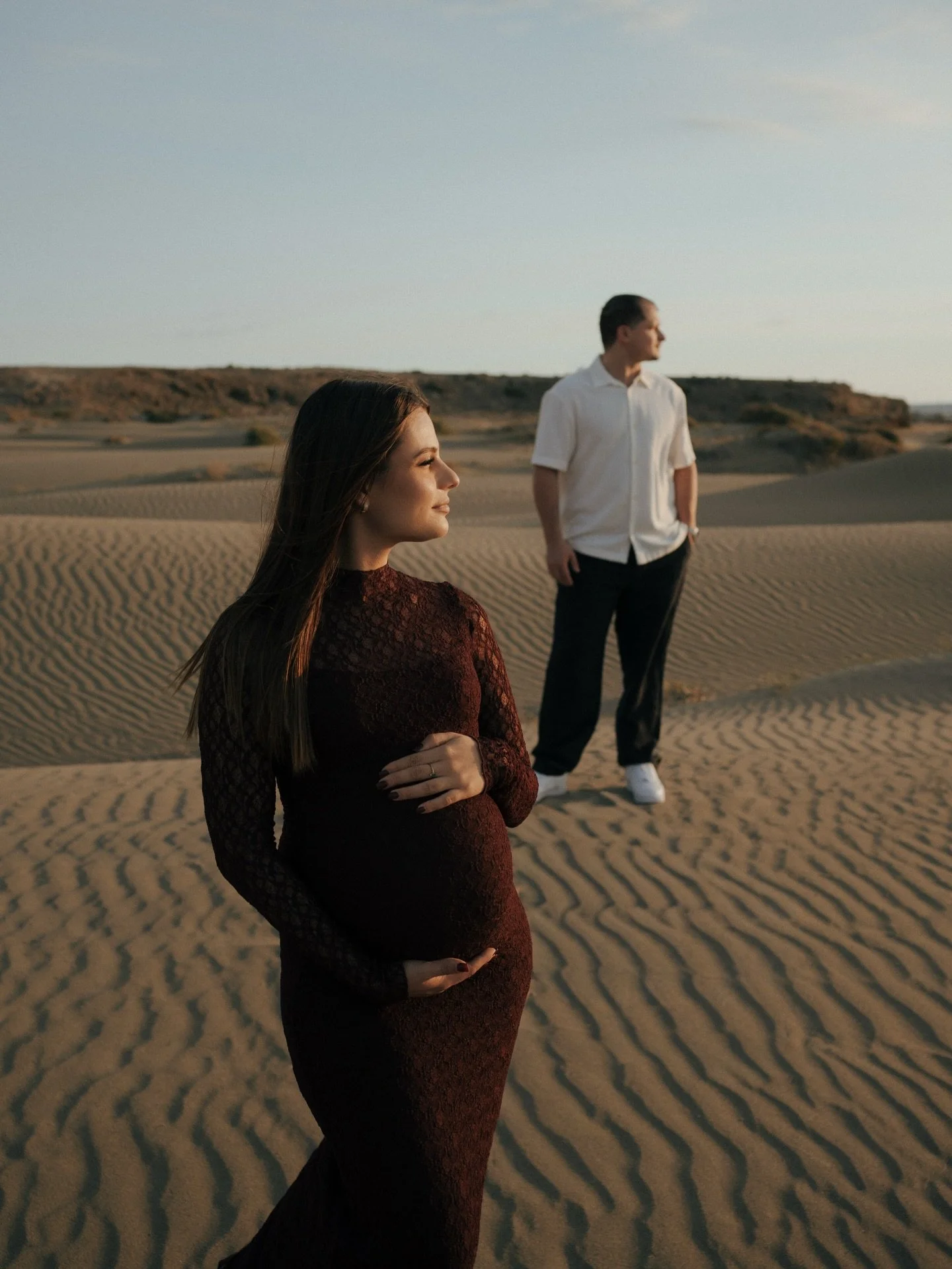 Where everything slows down 🤎🤰🏻✨

#maternityphotoshoot #cyprusphotographer