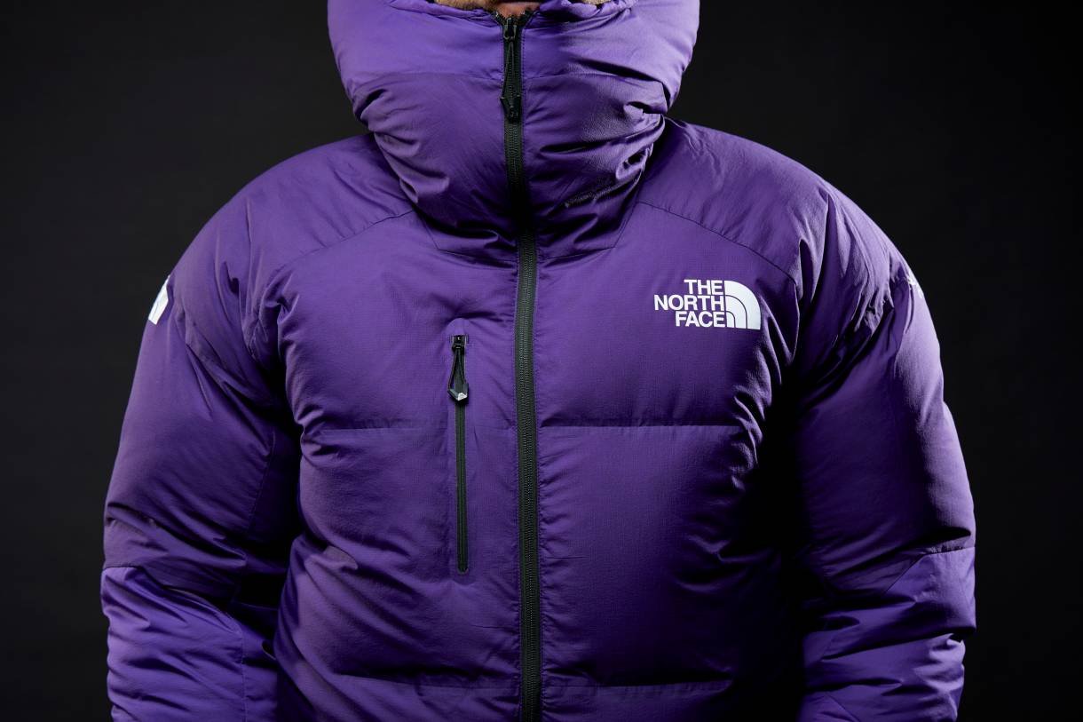 TNF_Summit-AMK-L6-Parka_Close-Up-2-1220x813.jpg