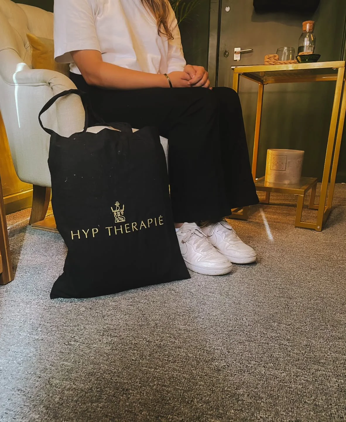 When a client arrives flexing your brand 😉

The bags come in black, navy, and cream 🤍

#bags #hyptherapie #wellness #Nottingham