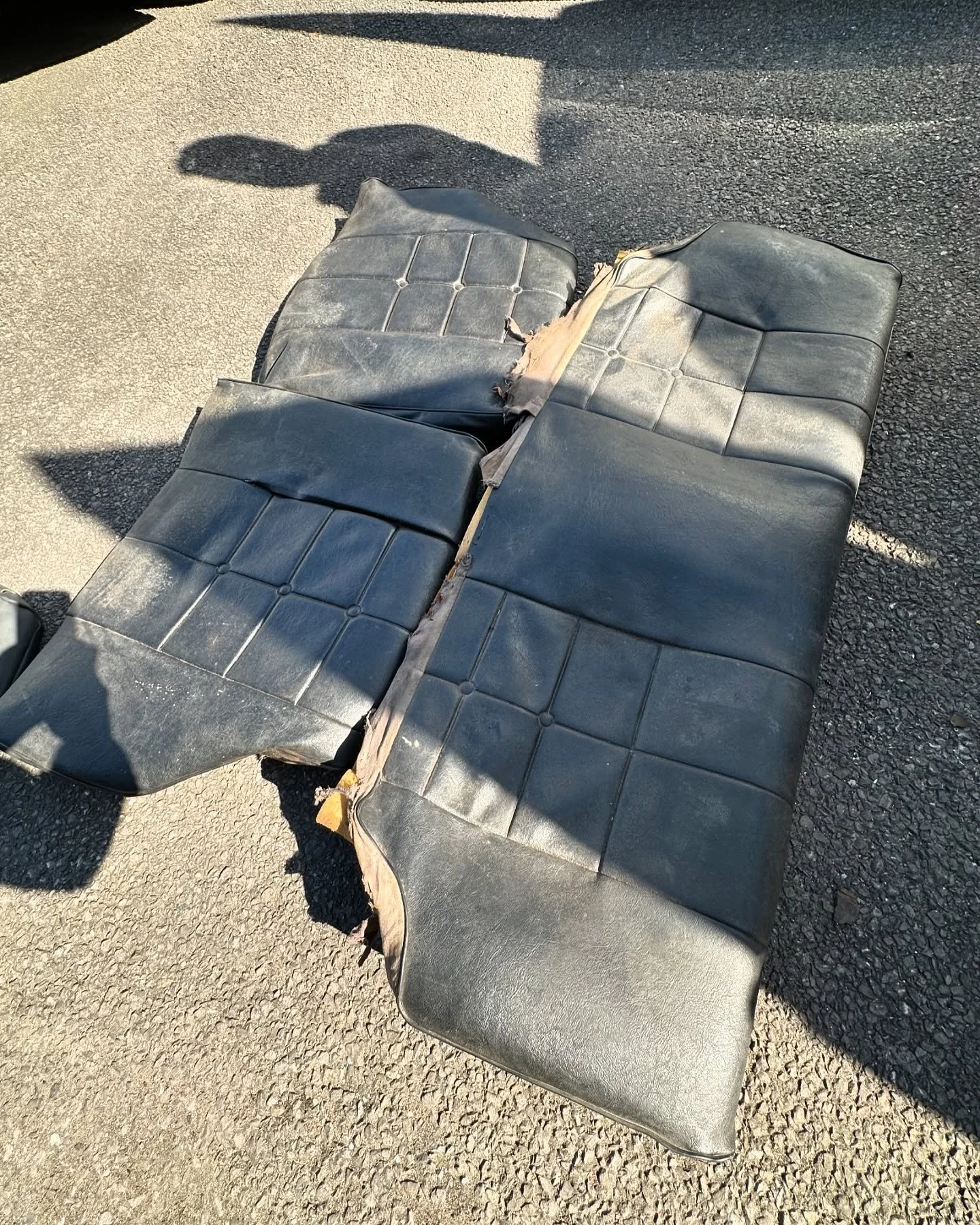 Swipe to see how this bench got transformed. This is out of a Singer Chamois. Does anyone know this car?
.
.
.
.
.
#upholstery #autoupholstery #carupholstery #carseats #singerchamois #classiccar #classiccars #customupholstery #england #westsussex #ma