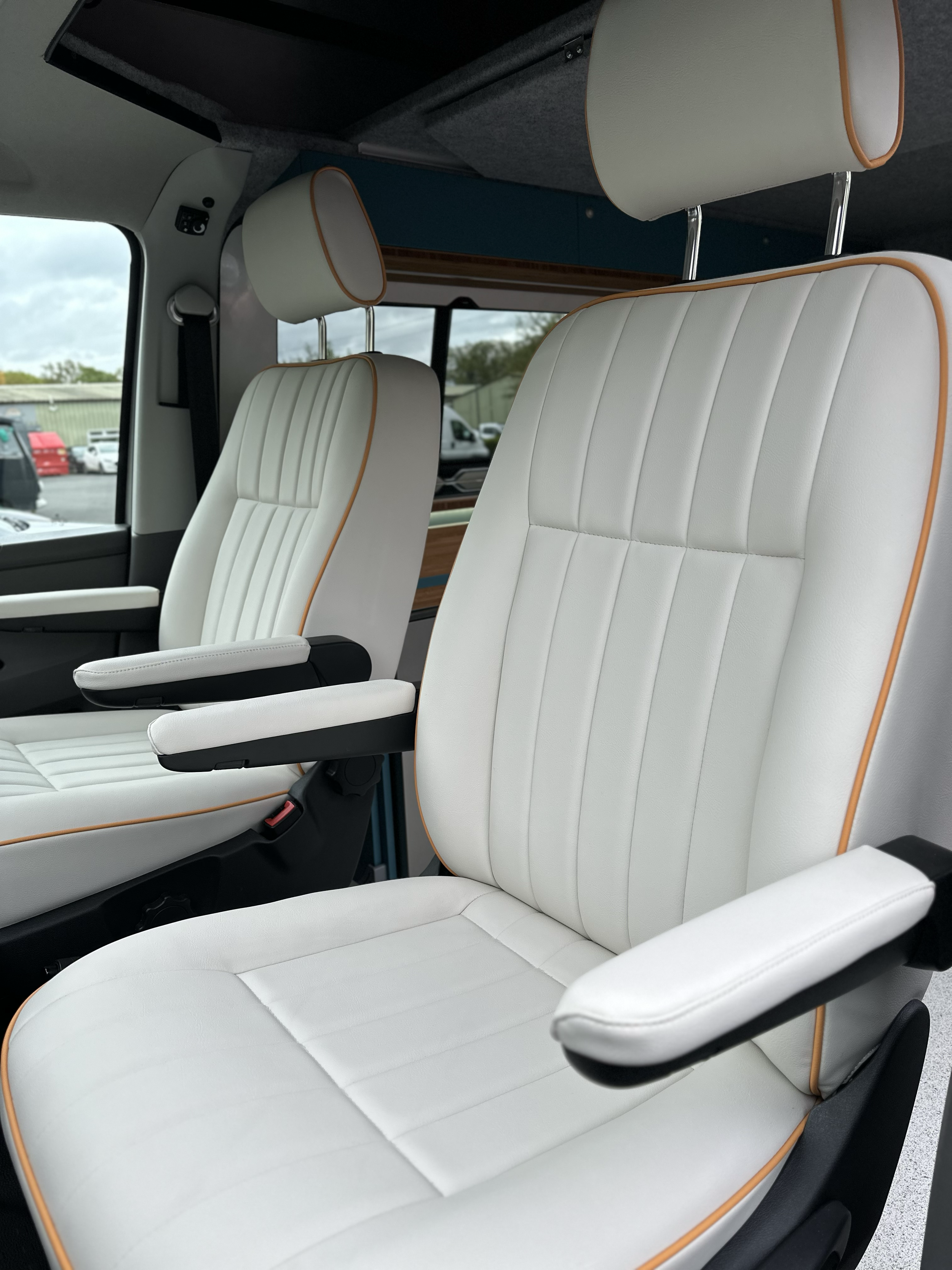 VW T6.1 front seats tuck and roll piping 