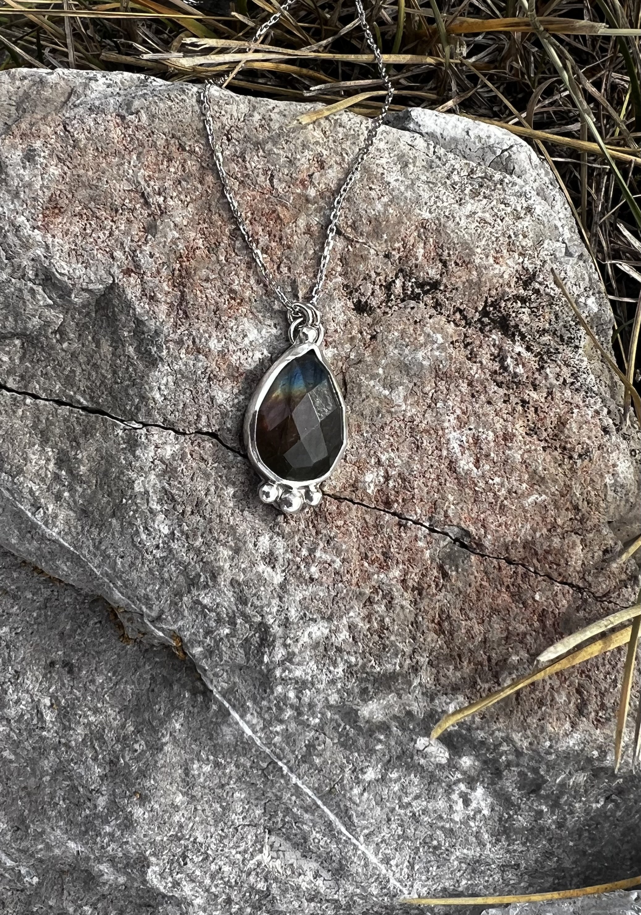 Rainbow Labradorite Necklace 5.jpeg