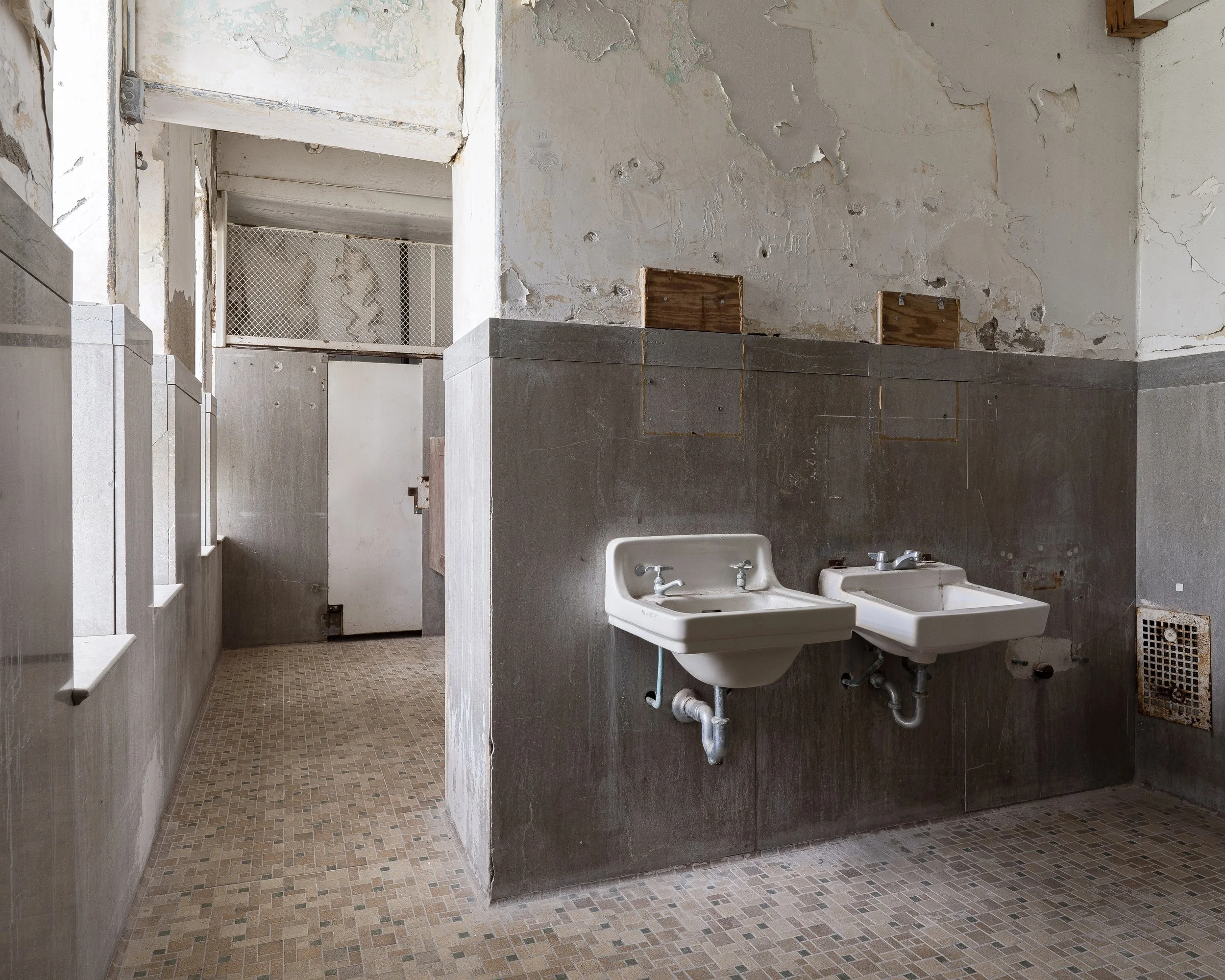 Bathroom, Male Wing