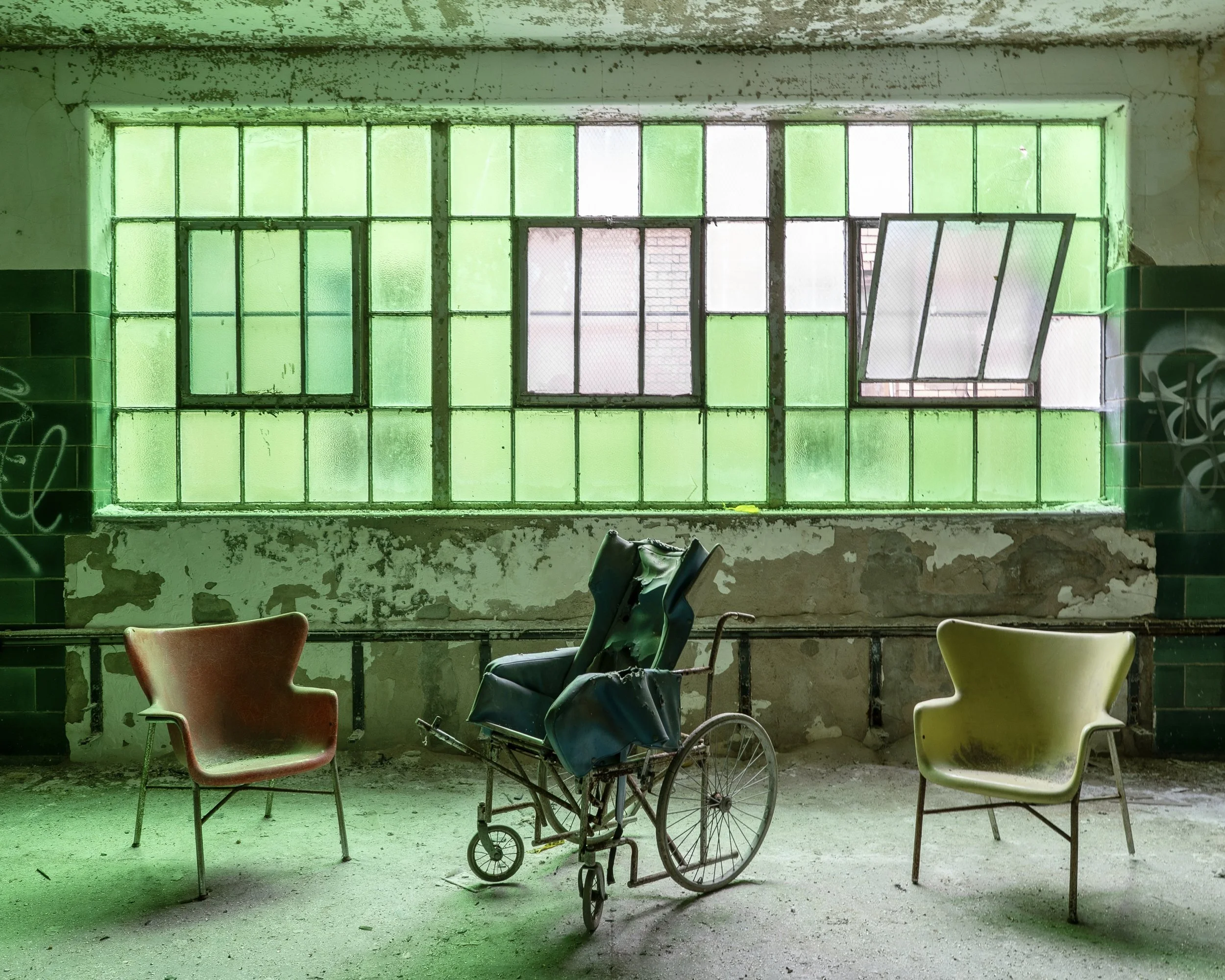 Washroom Windows, Quad Complex 