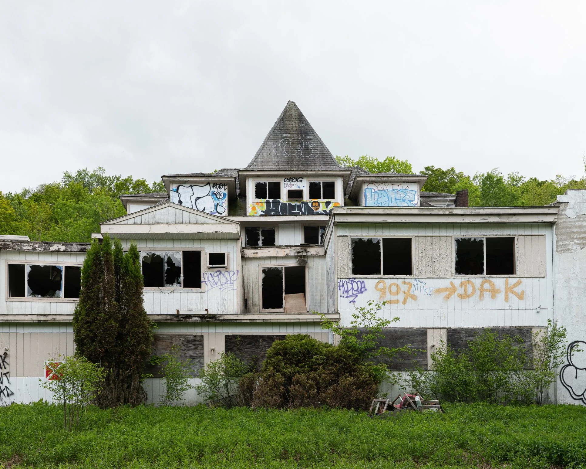 Abandoned Paramount Hotel, Parksville