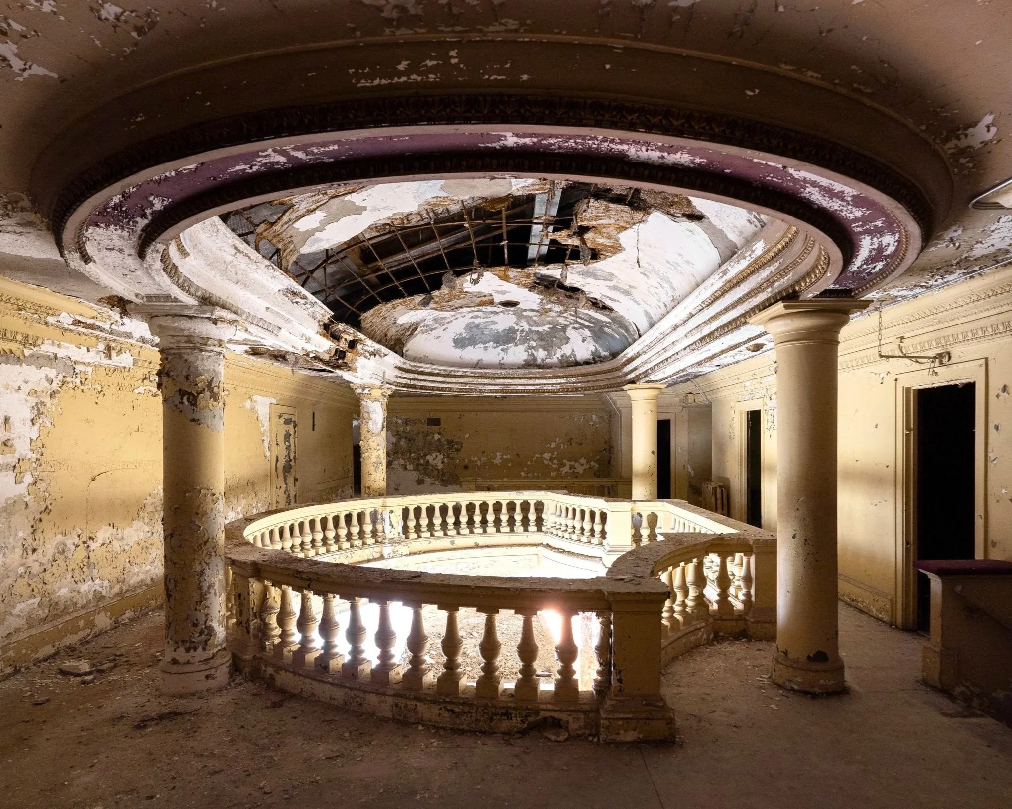 Mezzanine, Capitol Theater, New London, CT