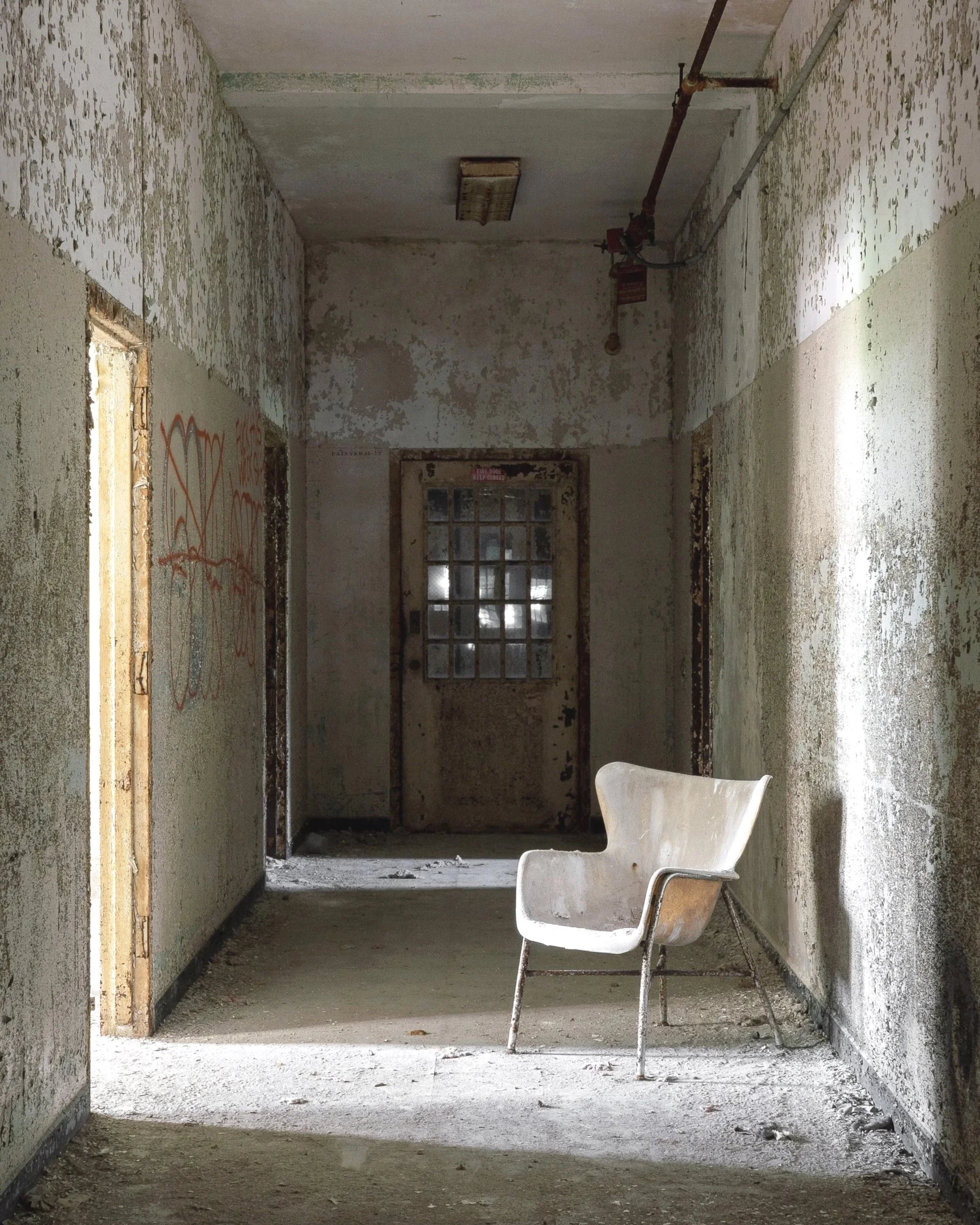 Peabody Chair in the Light, Building 25
