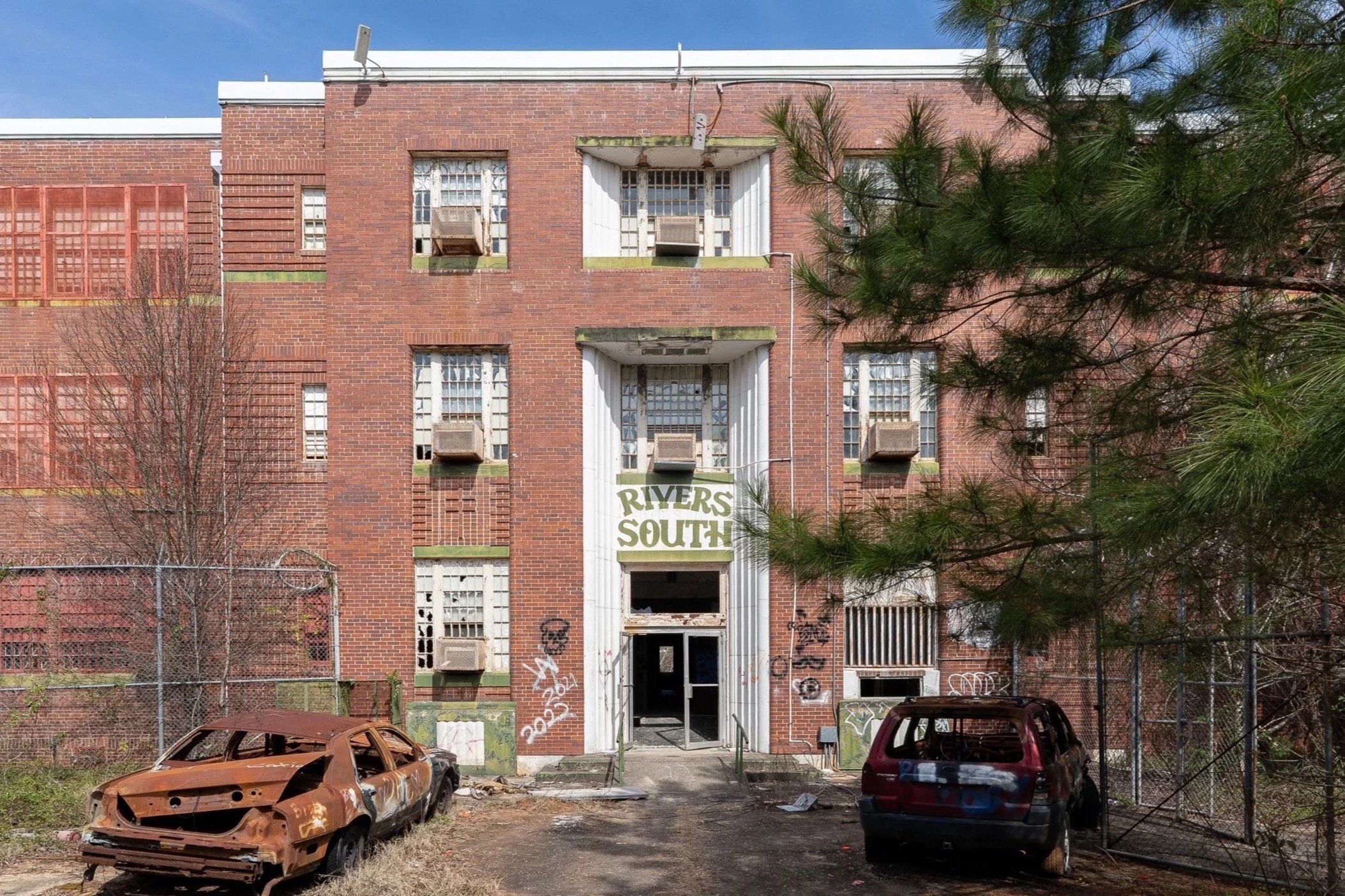 Forgotten Cars, Rivers Complex (Tuberculosis Wards)