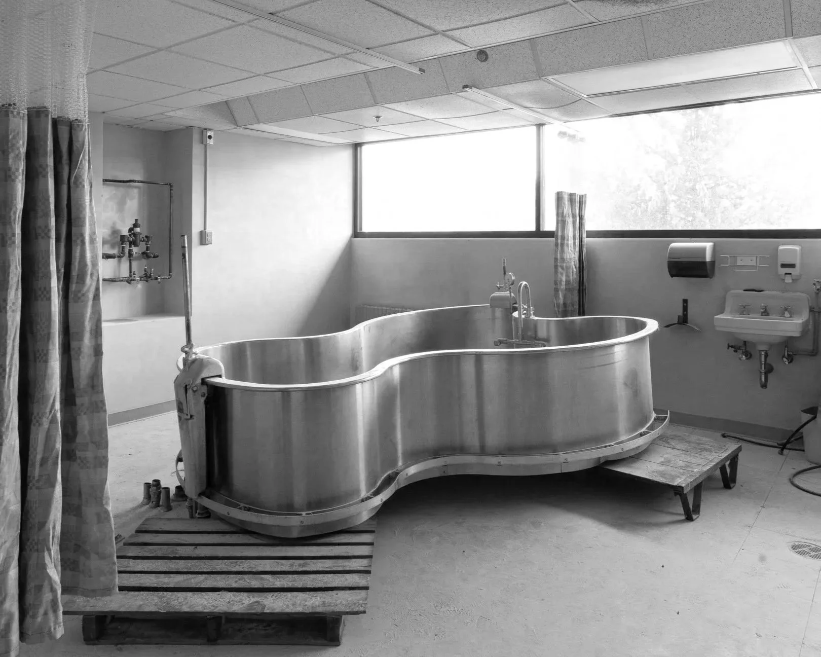 Hydrotherapy Tub