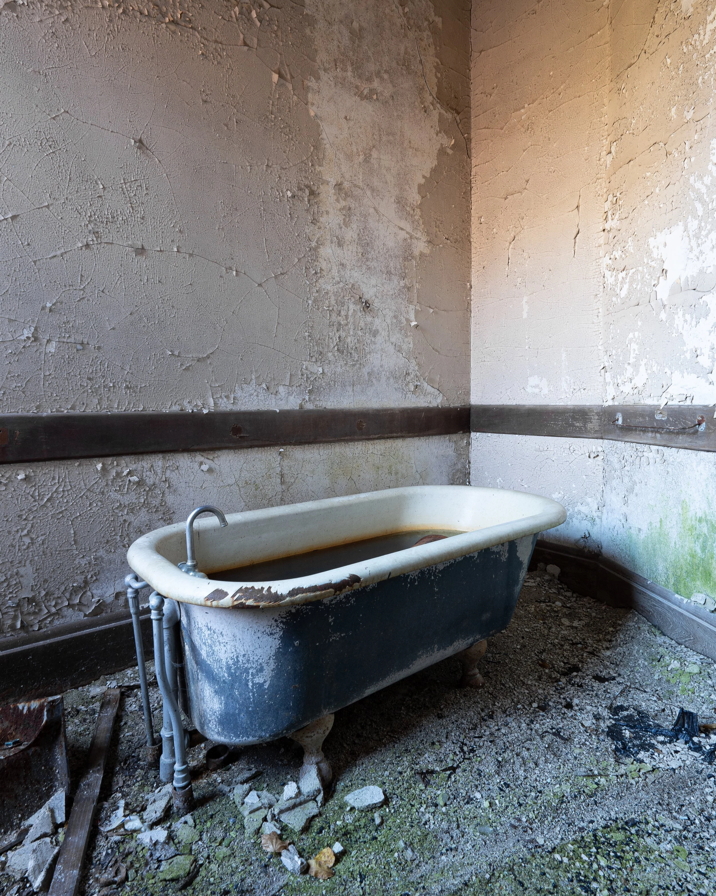 Full Bathtub, Waverley Hall (building 71)