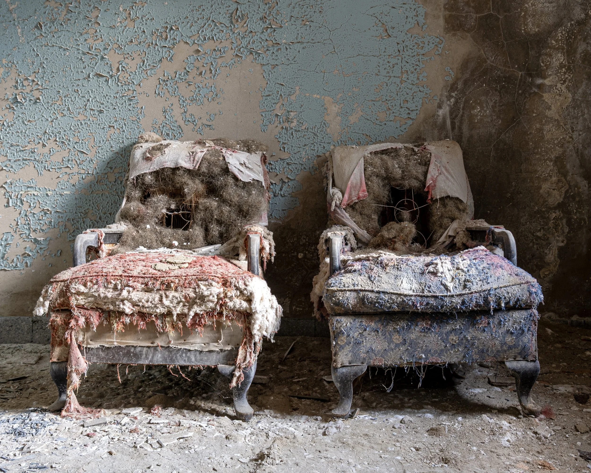 Rotting Chairs, Building 25