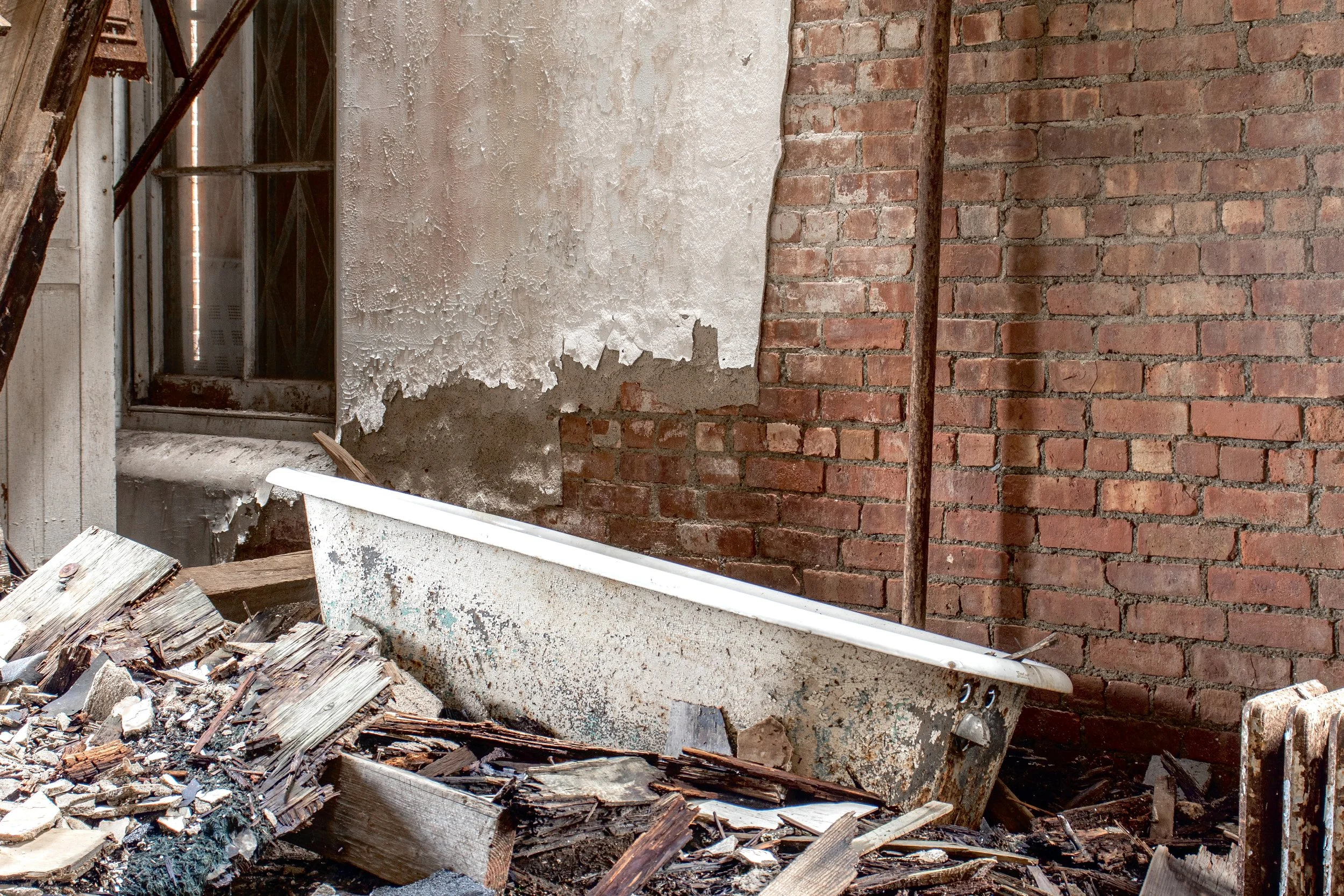 Female Wing Bathtub 