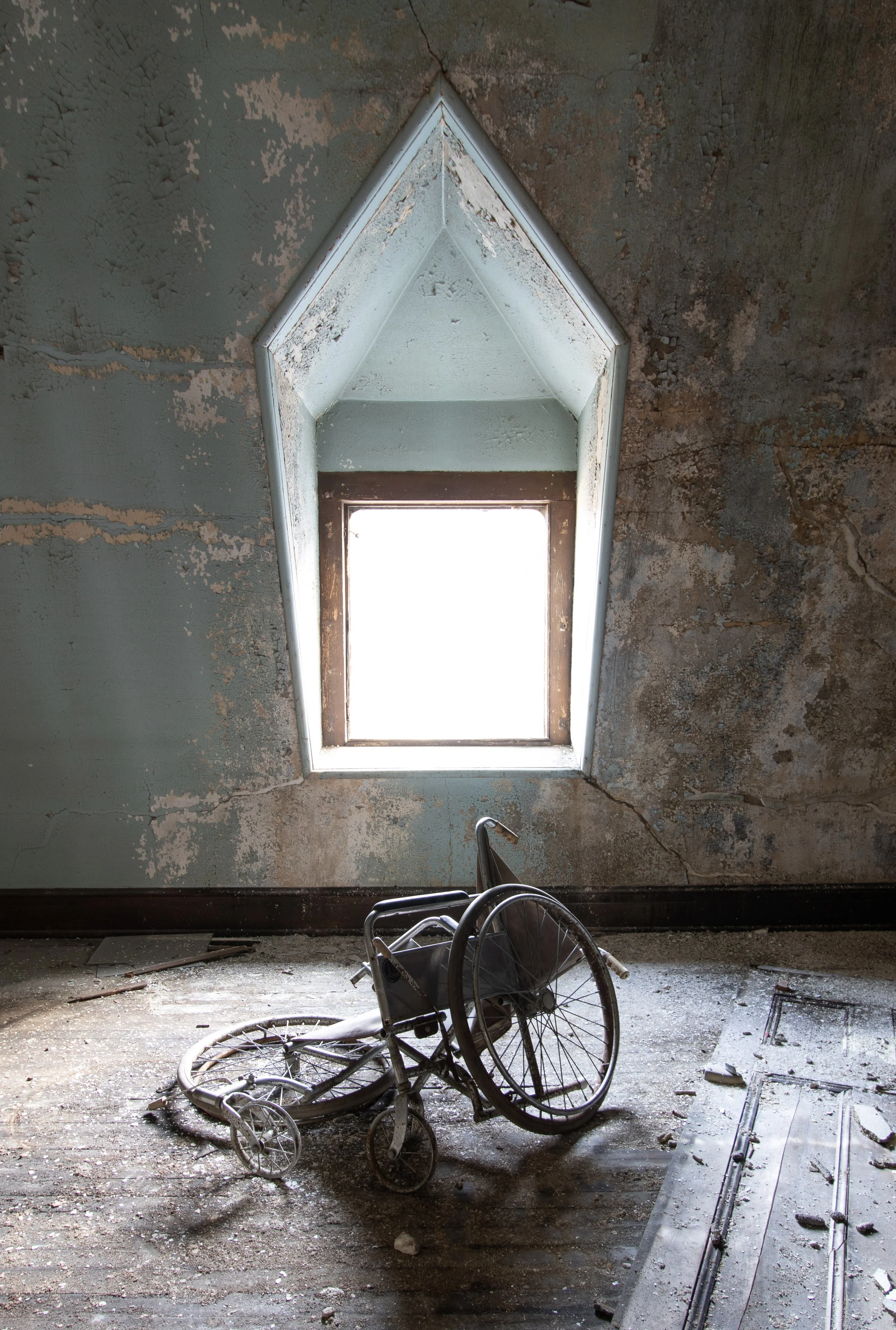 Collapsing Wheelchair, Administration Building (bldg 51, main)