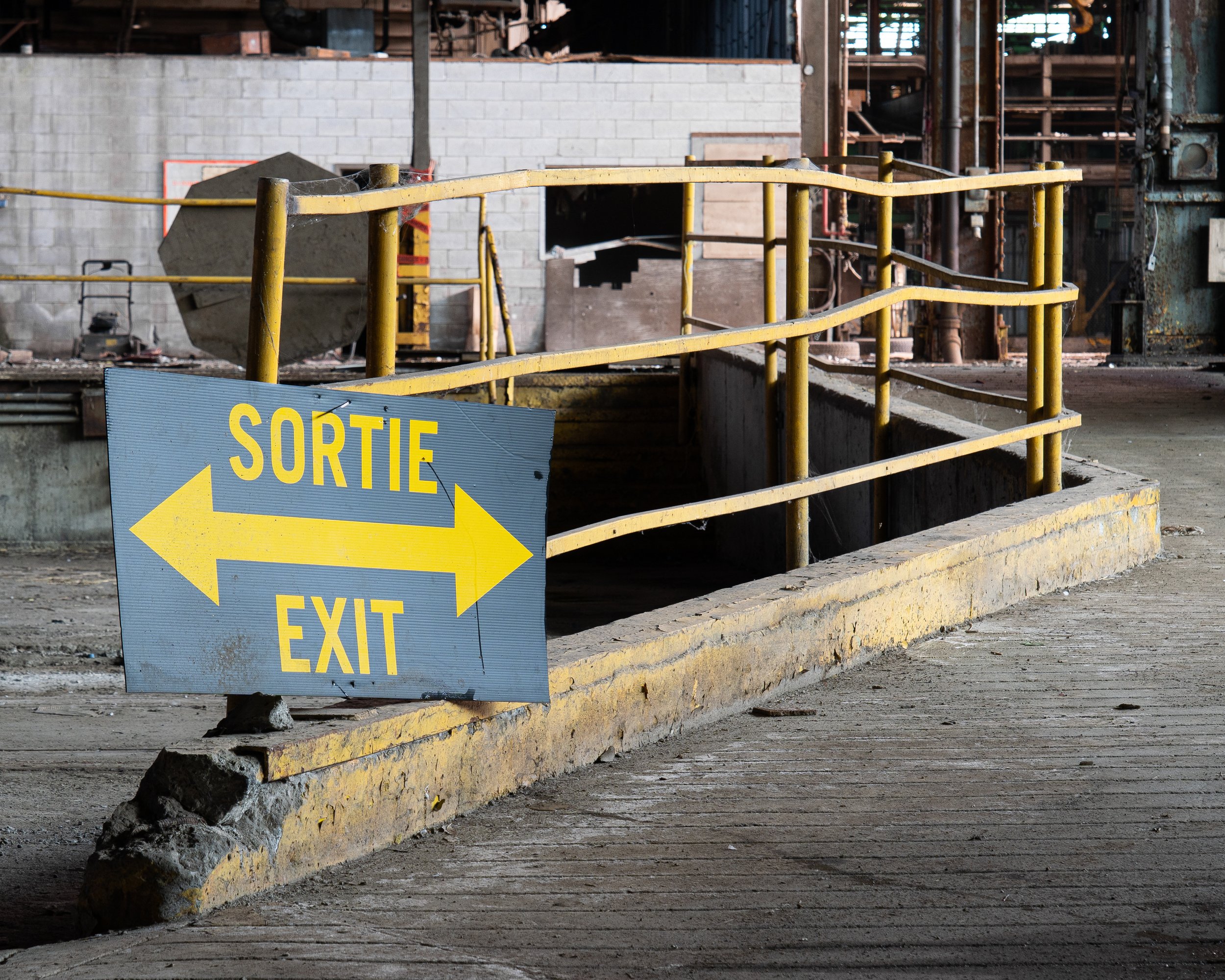 Sortie Dans Les Deux Sens, Industrial Building, Montreal QB