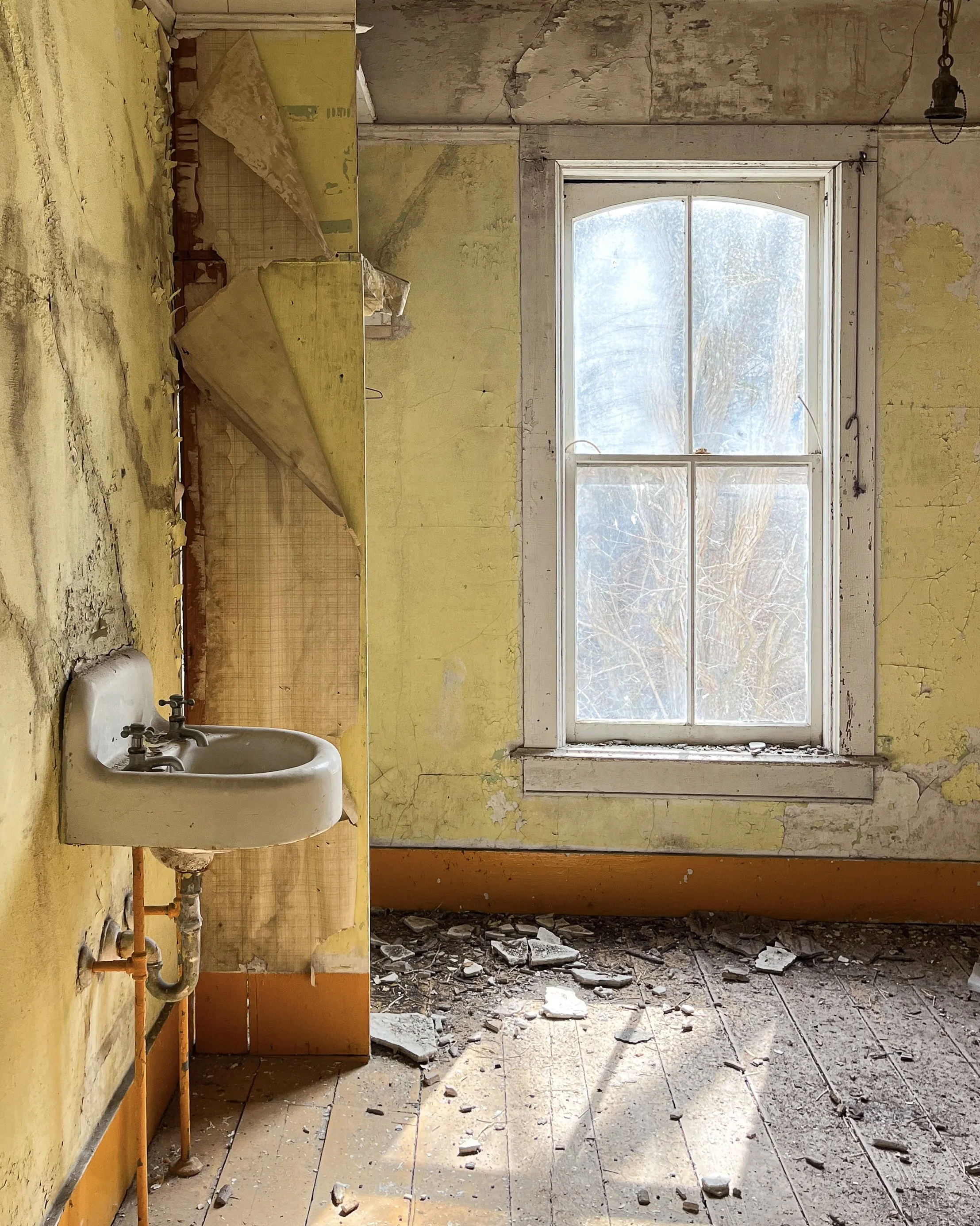 Hotel Room, Mountain Hotel, undisclosed, NY 