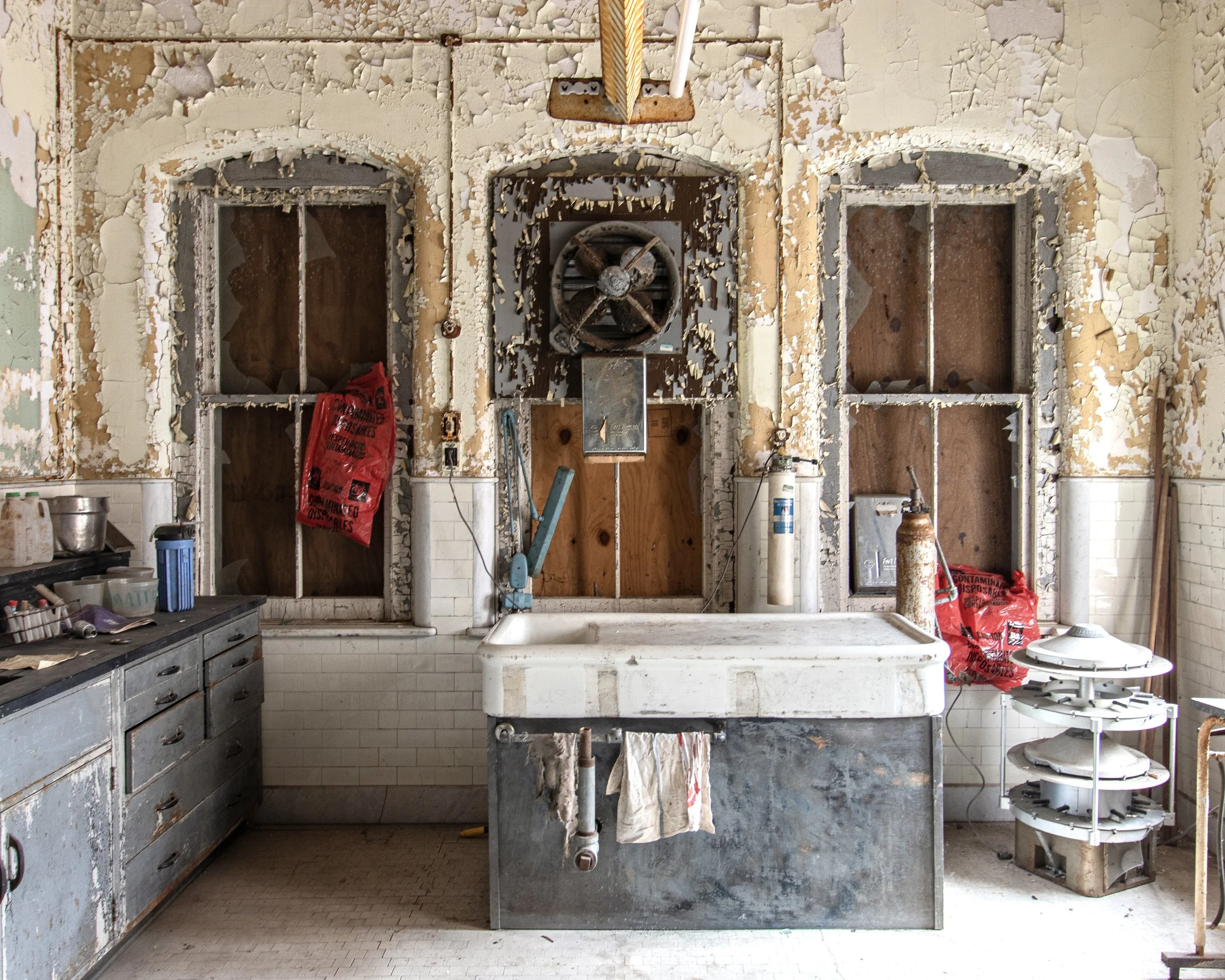 Draining Table, Morgue 