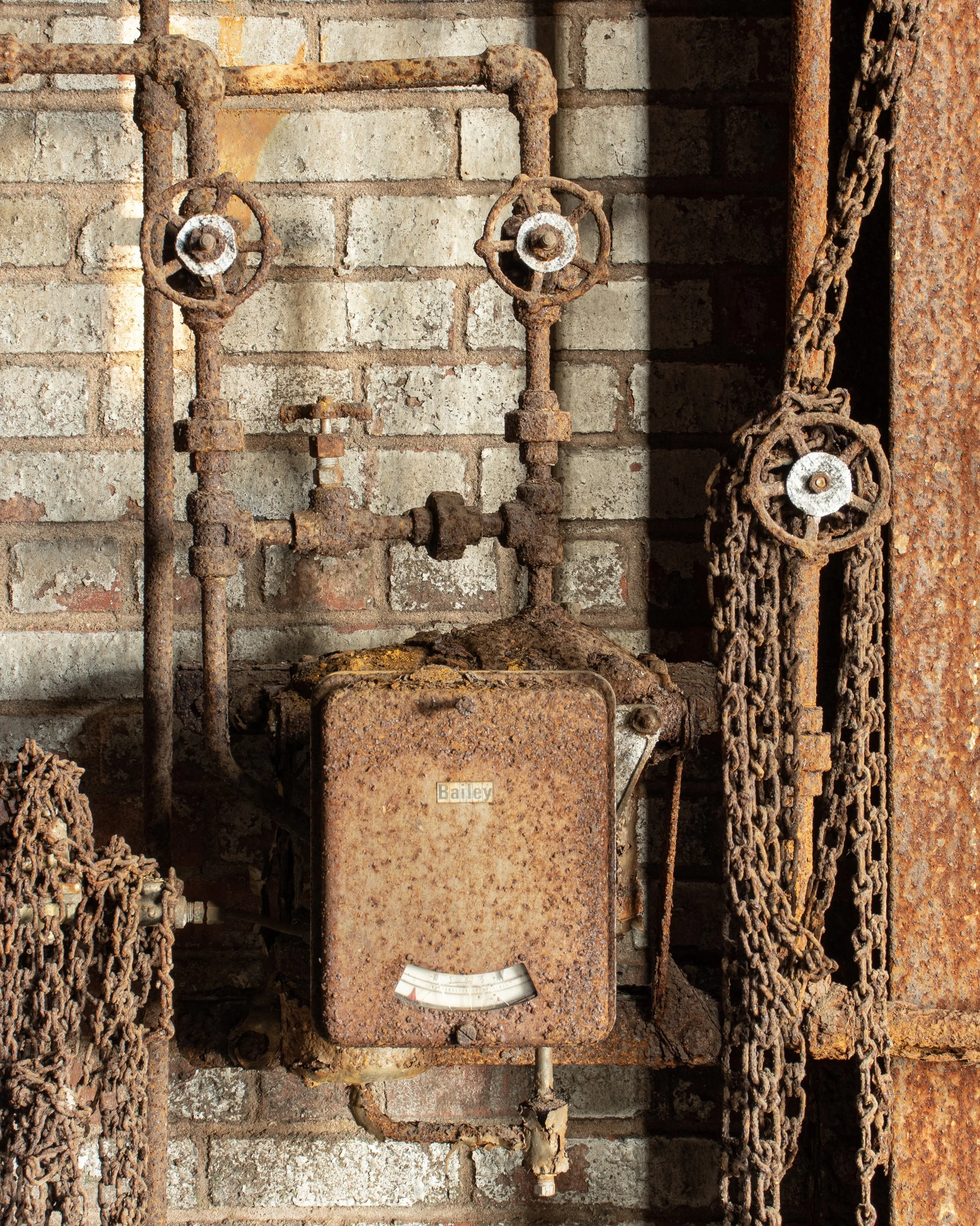 Chains & Valves