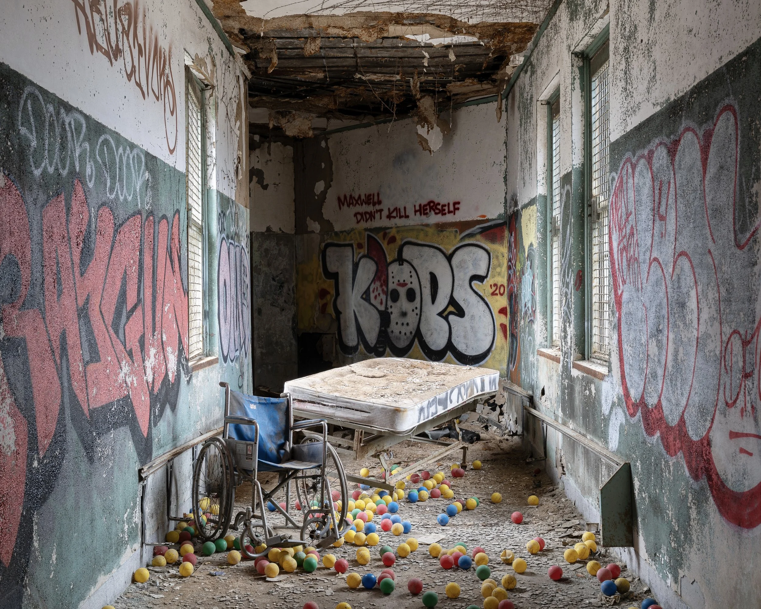 Forgotten balls, Wheelchair and Bed, Quad Complex