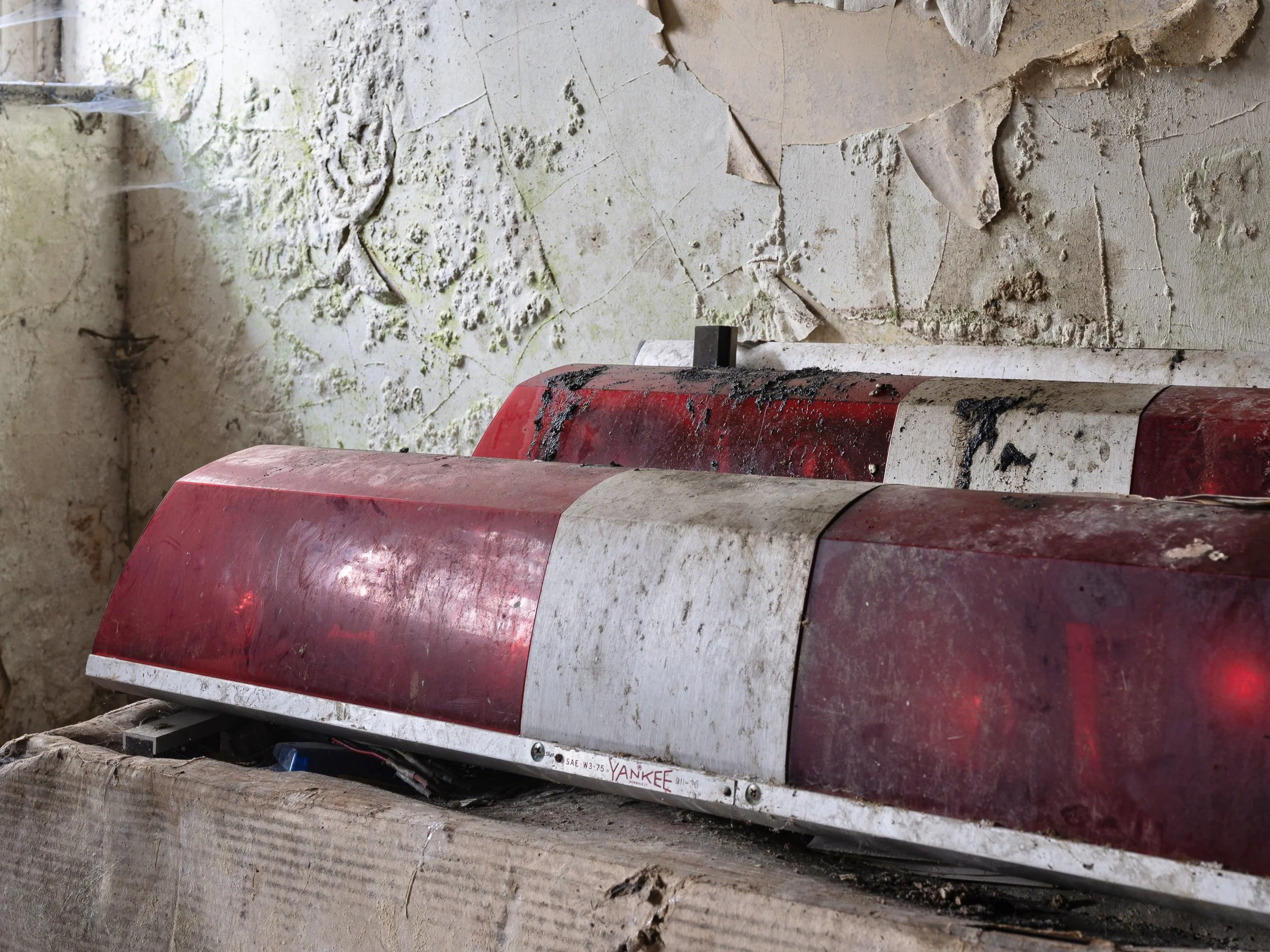 Forgotten Police Lightbars, Building 70