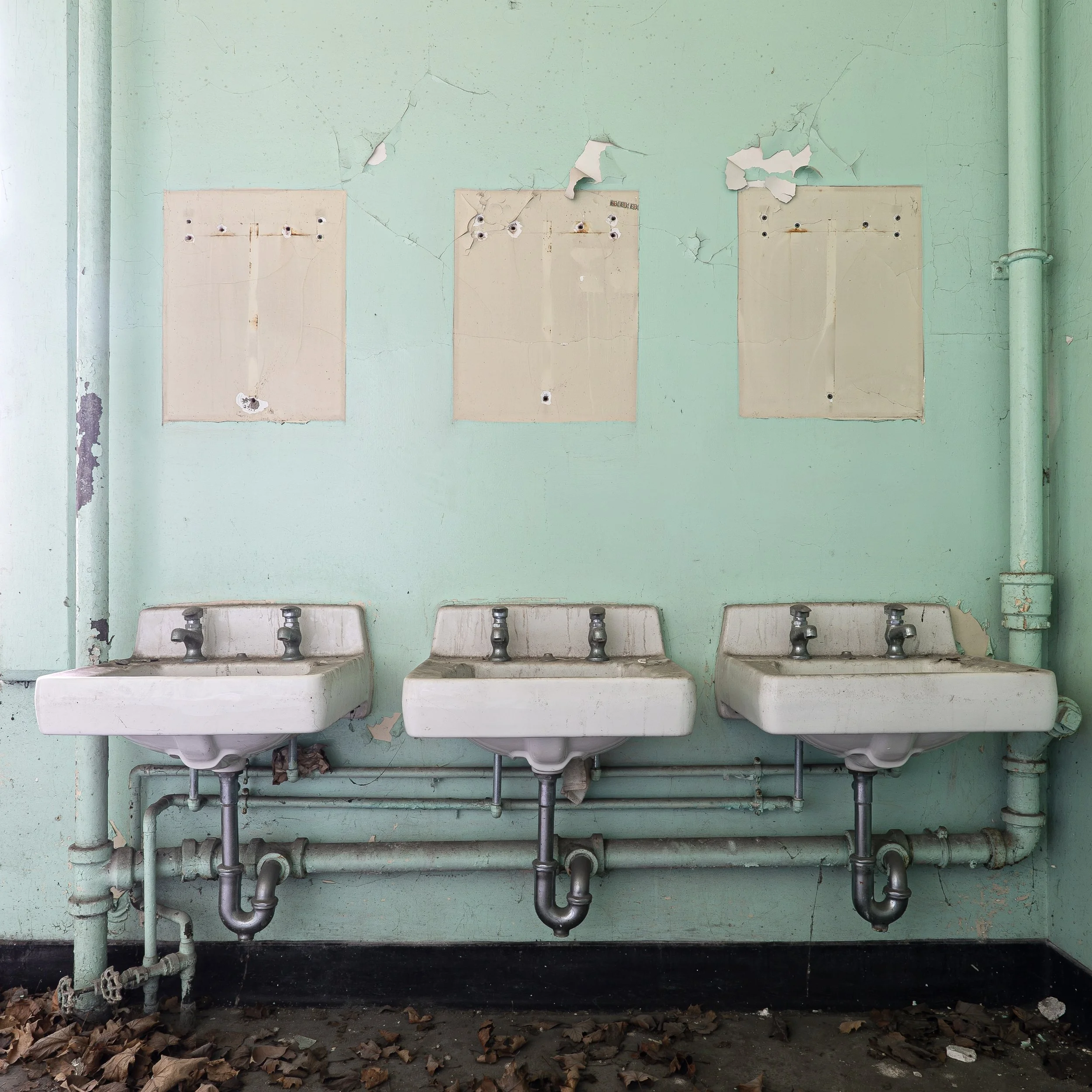 Bathroom Sinks, Male Wing (Ward B/ Building 9)