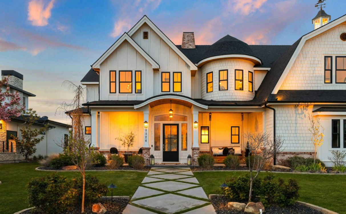 The Ultimate Guide to Buying and Selling a Home at the Same Time