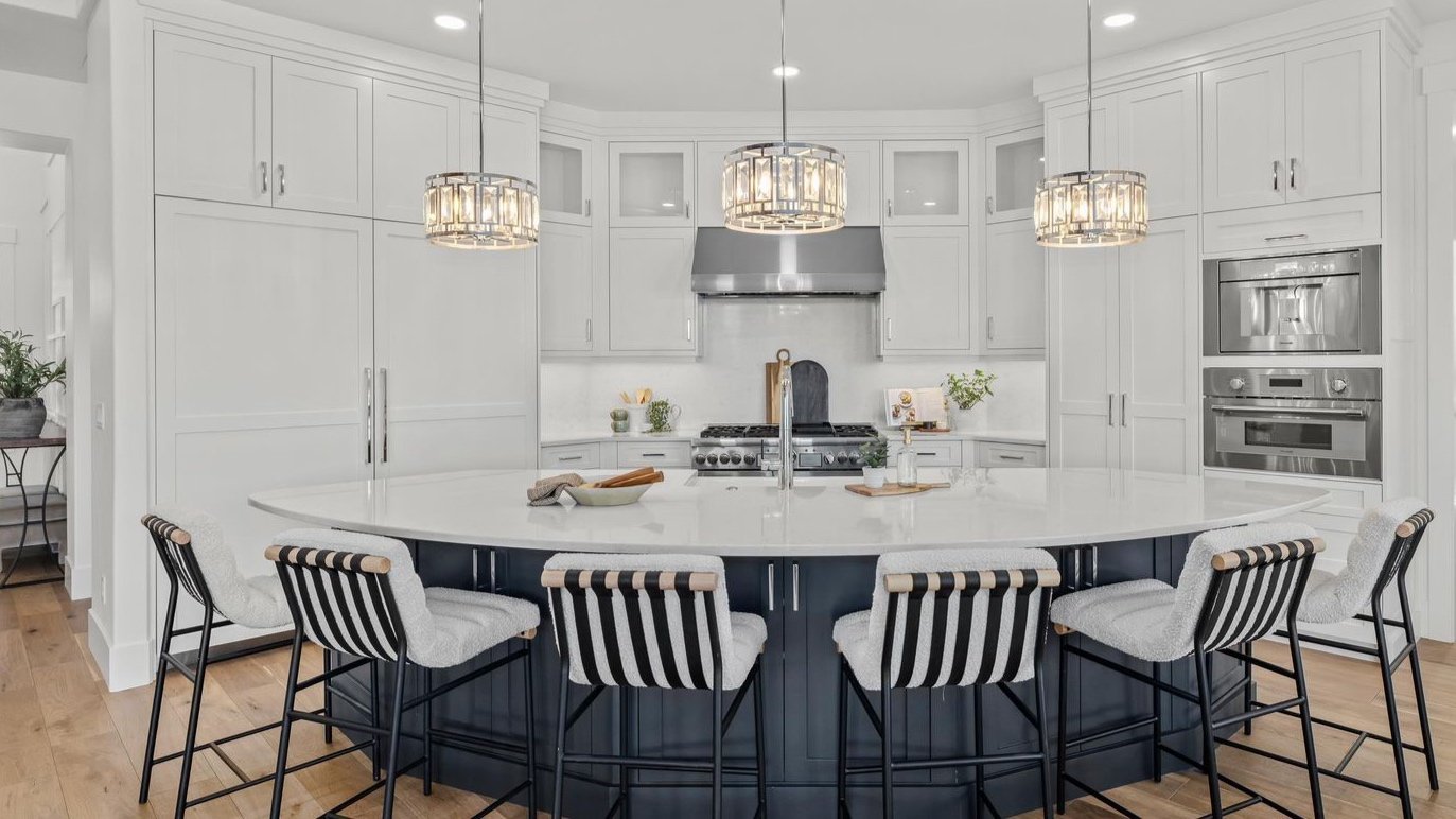 How a Real Estate Agent Can Help You Stage Your Home for Sale