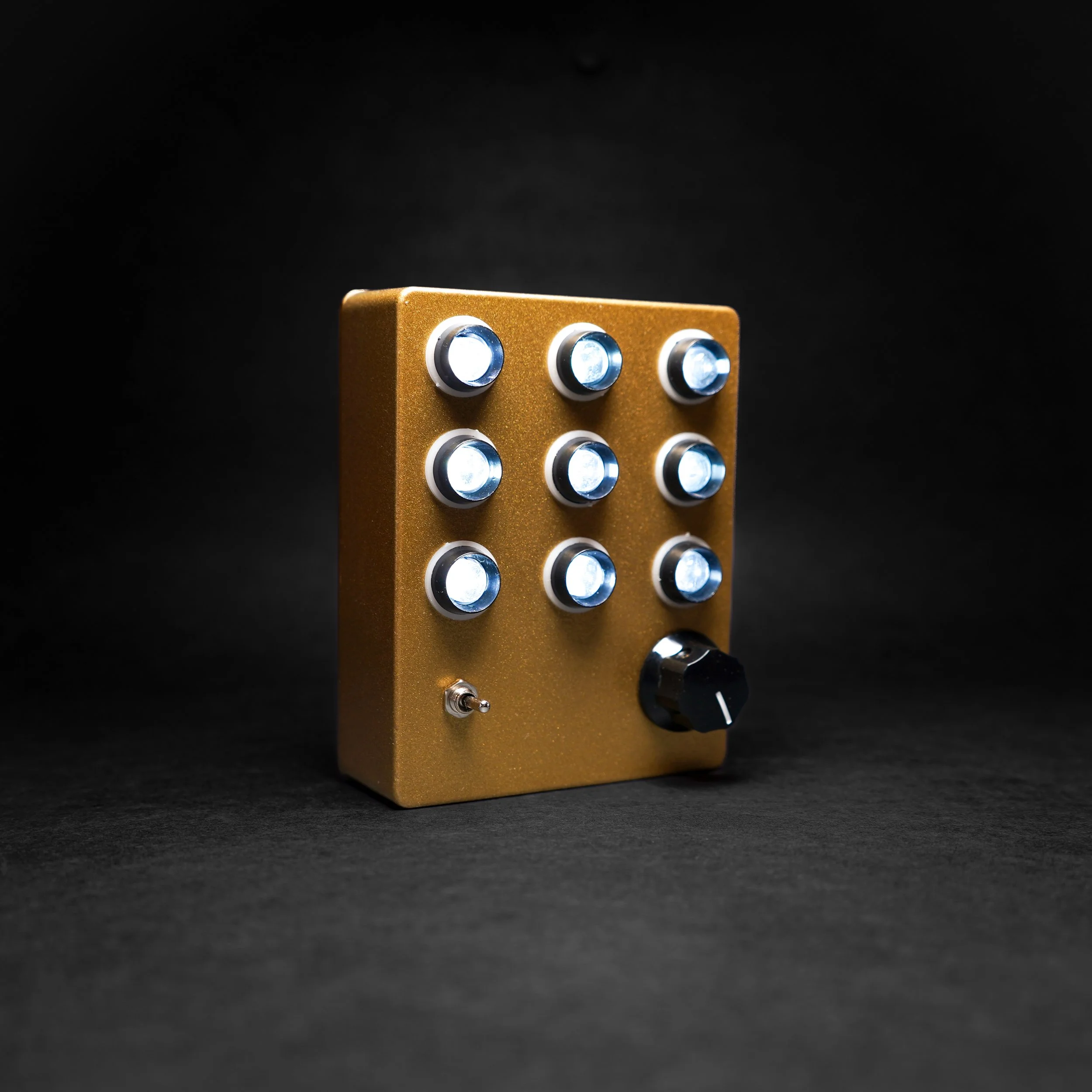 CopperSound-Desk-Light-Gold-2.jpg