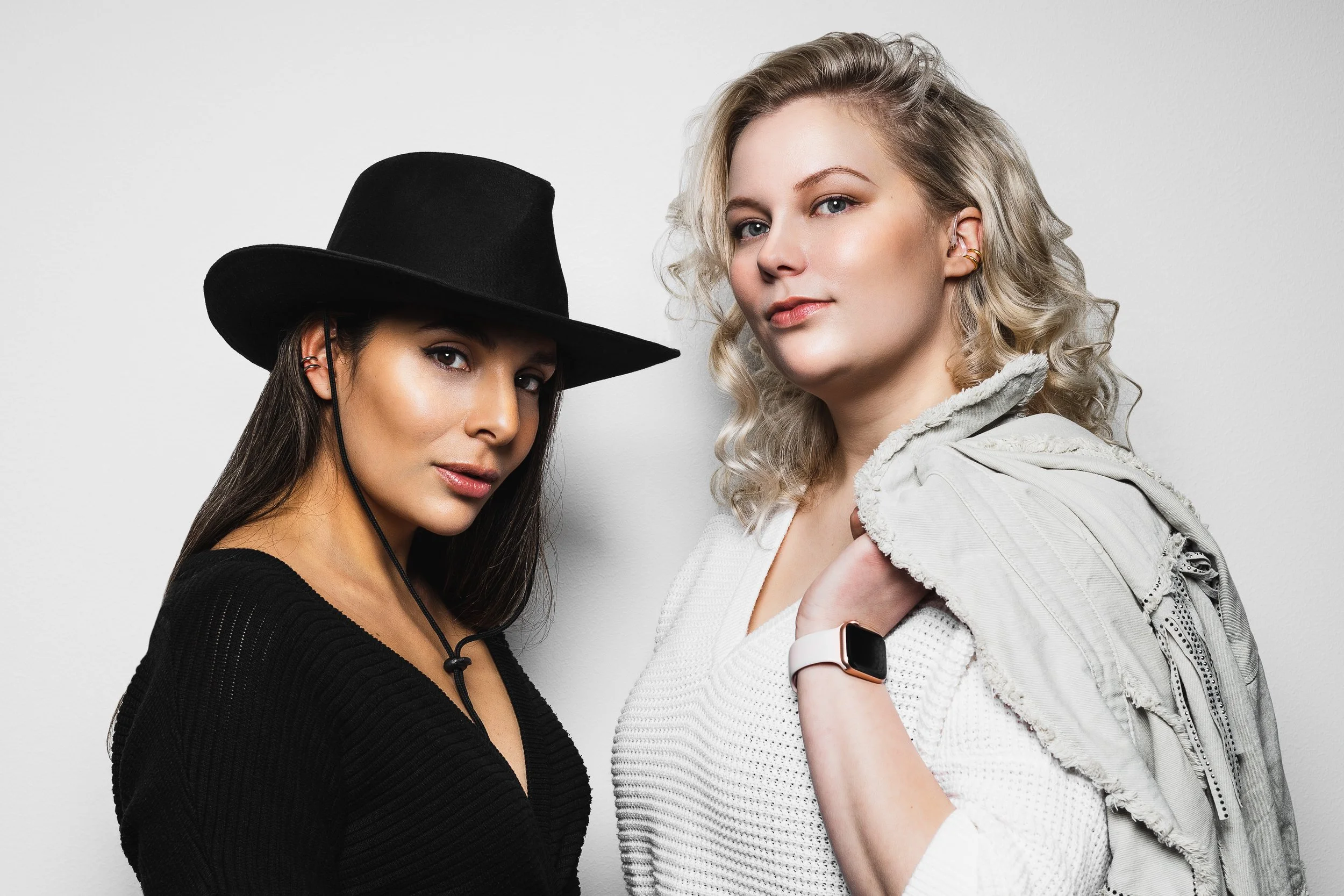 Deafmetal_Luisa_&_Viivi_c_Suvi_Berg_01.jpg