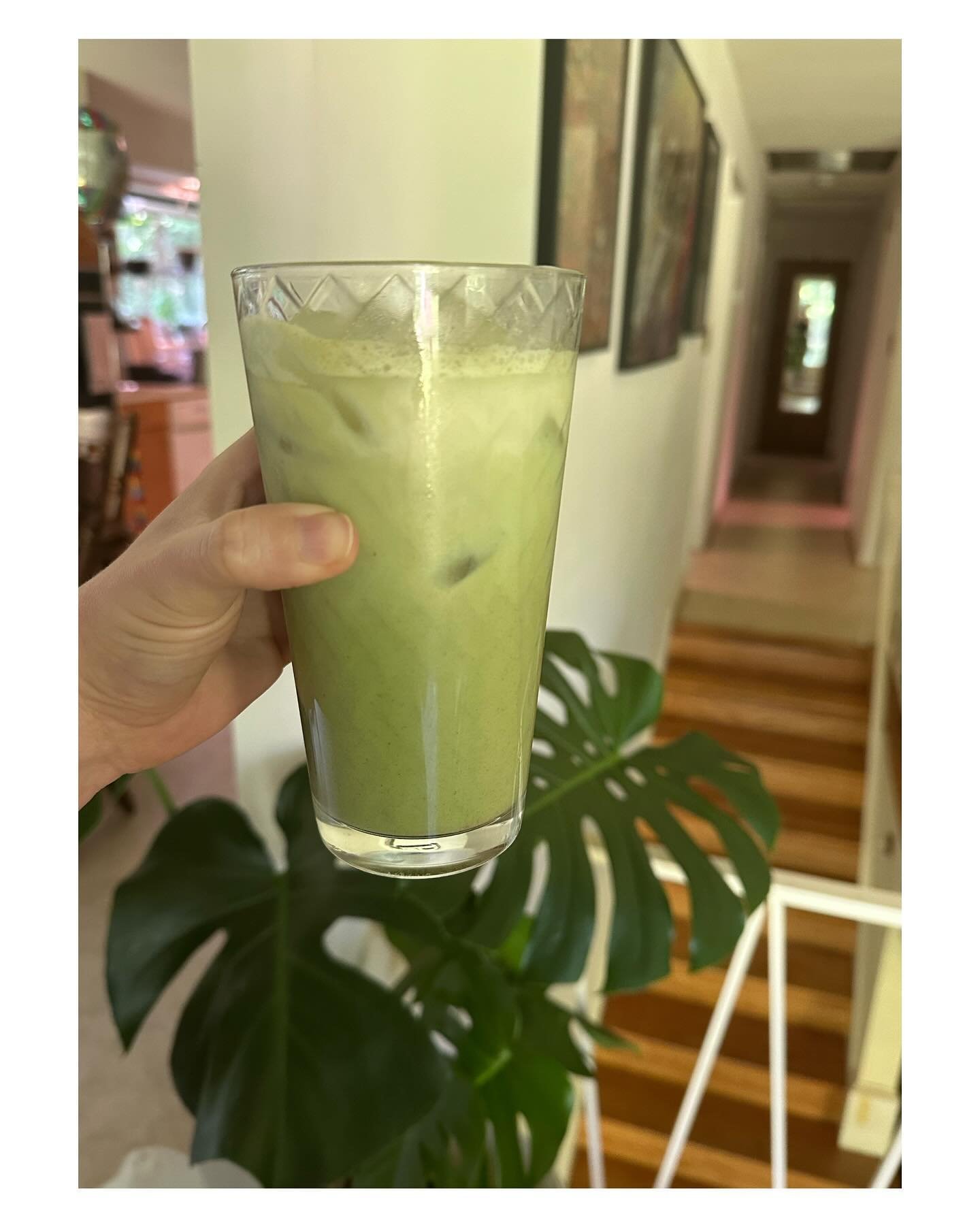 💚Something nourishing. A Maca Matcha SuperGreens (1 tsp each) Collagen (2 tbs) honey (.5tbs) raw milk (6oz) &lsquo;Latte&rsquo;. 💚
Collagen is great for joints, muscles, and skin (improving elasticity) and a great source of protein (we should shoot