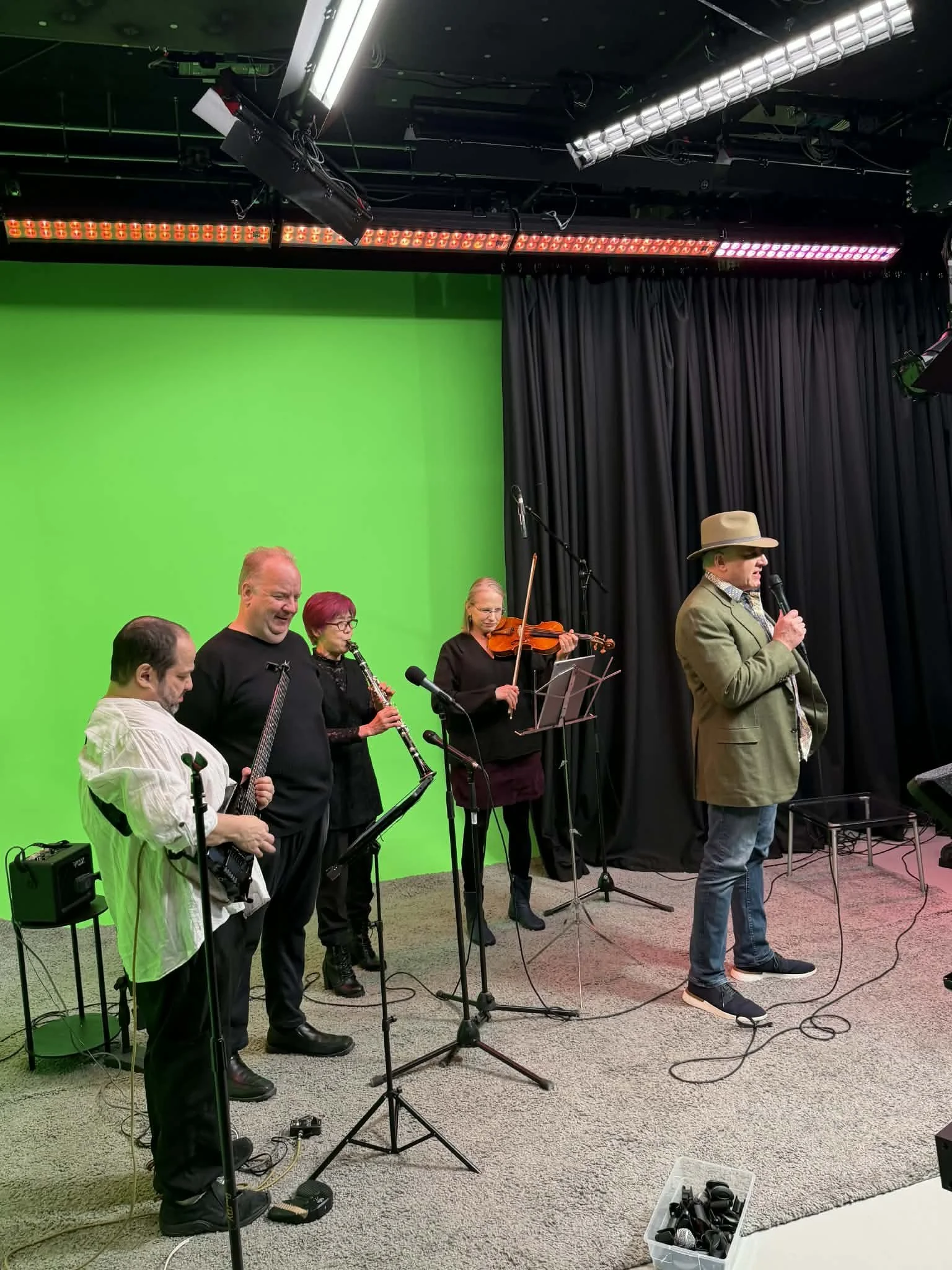  Gene Pritsker, Charles Coleman, Michiyo Suzuki, Audrey Morse, Michiyo Suzuki, Robert C. Ford 