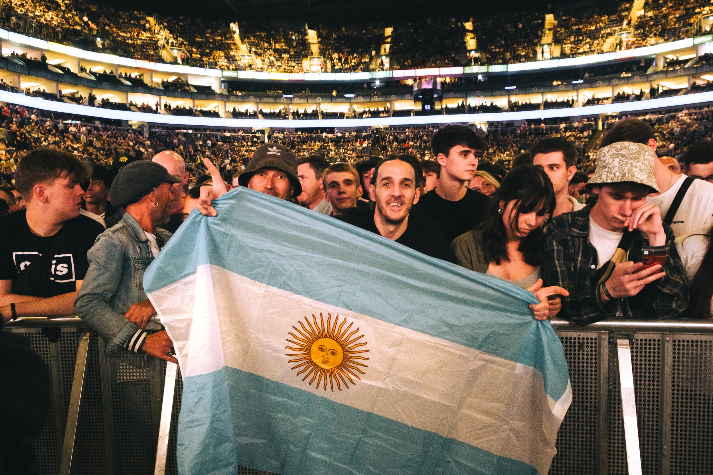 Crowd, Liam Gallagher