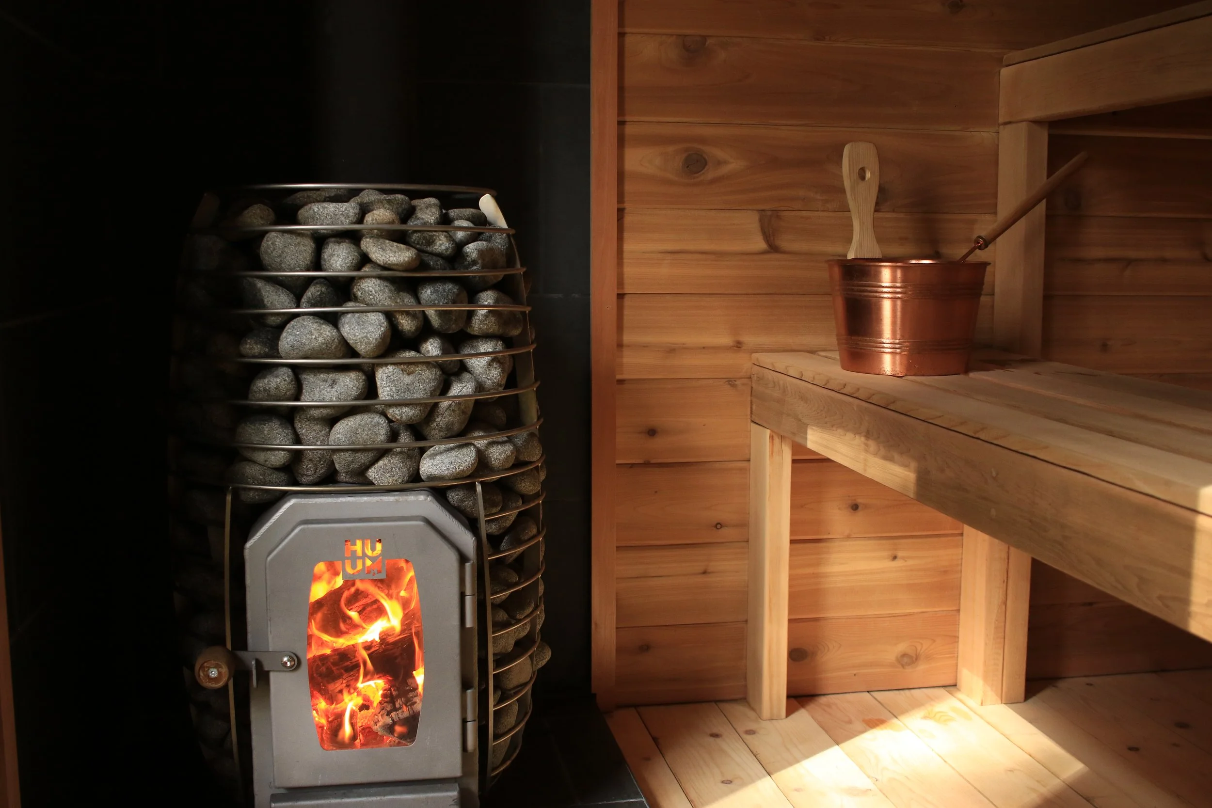 Traditional Sauna vs. Infrared Sauna: What’s the Difference?