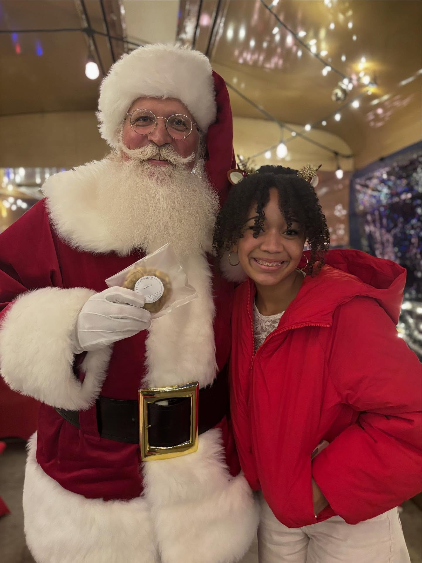 🛷 Did you hear the news? Our cookies are Santa&rsquo;s favorite 🎄

#riverfoxtrain #christmastrain #bakery #cookies #christmas #christmasevents #christmas #christmasvendor  #holidaycookies #bakeryowner #ExploreElkGrove #CityofElkGrove #ElkGrove #Sho