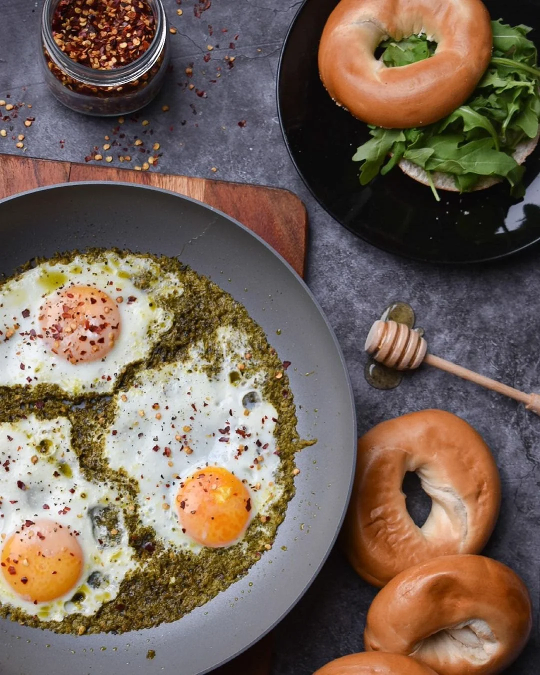 pesto egg bagels - foodie content creator freelance