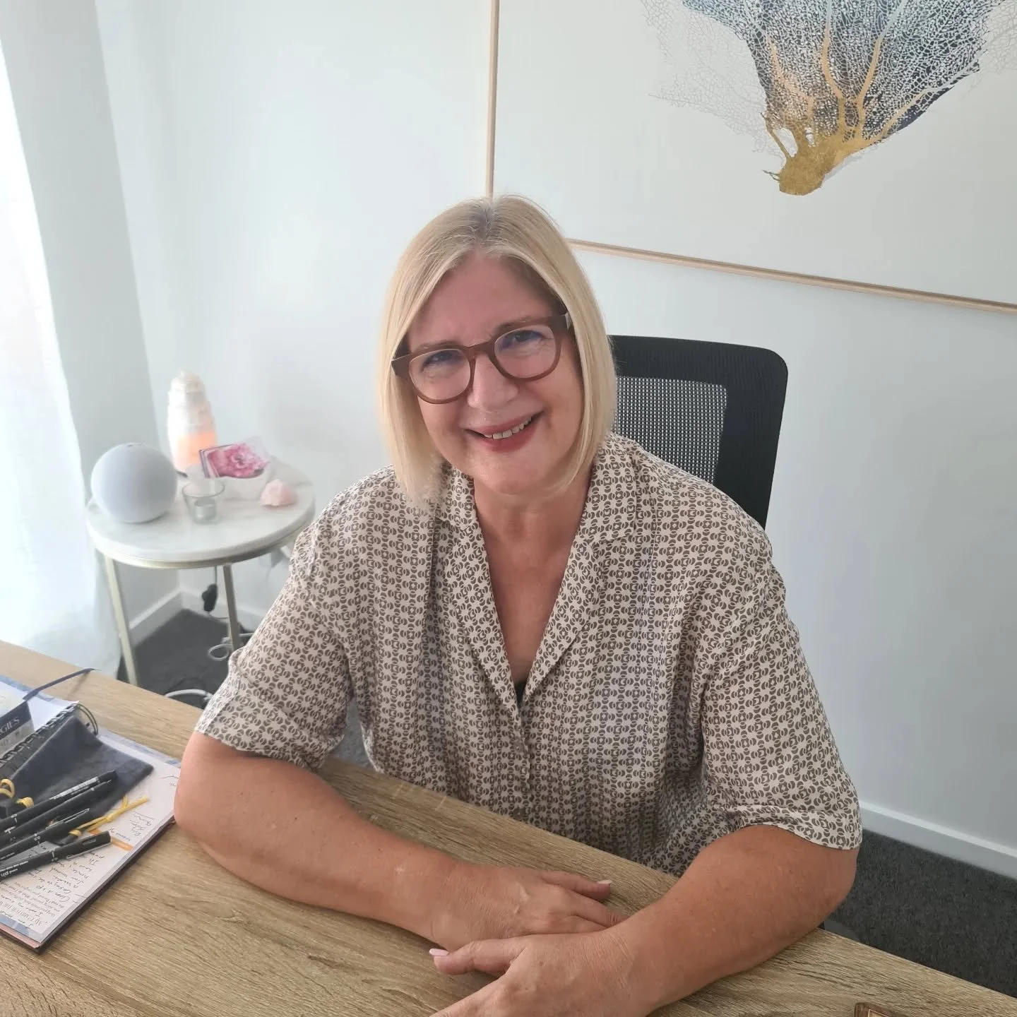 Hi Lil here, I'm having a quiet moment between sessions. Just reflecting on the past week, there have been some intense energies. 

Many are feeling things deeply, and lots of events that have happened in the past are coming up again in different way