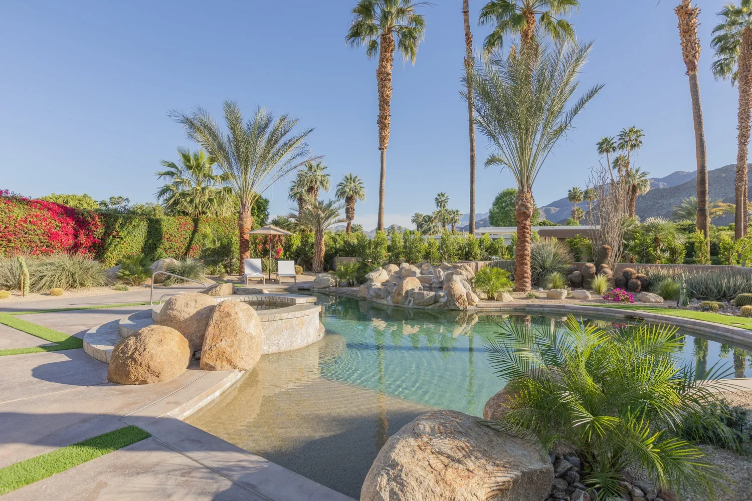 What to Know Before Hiring a Landscape Designer