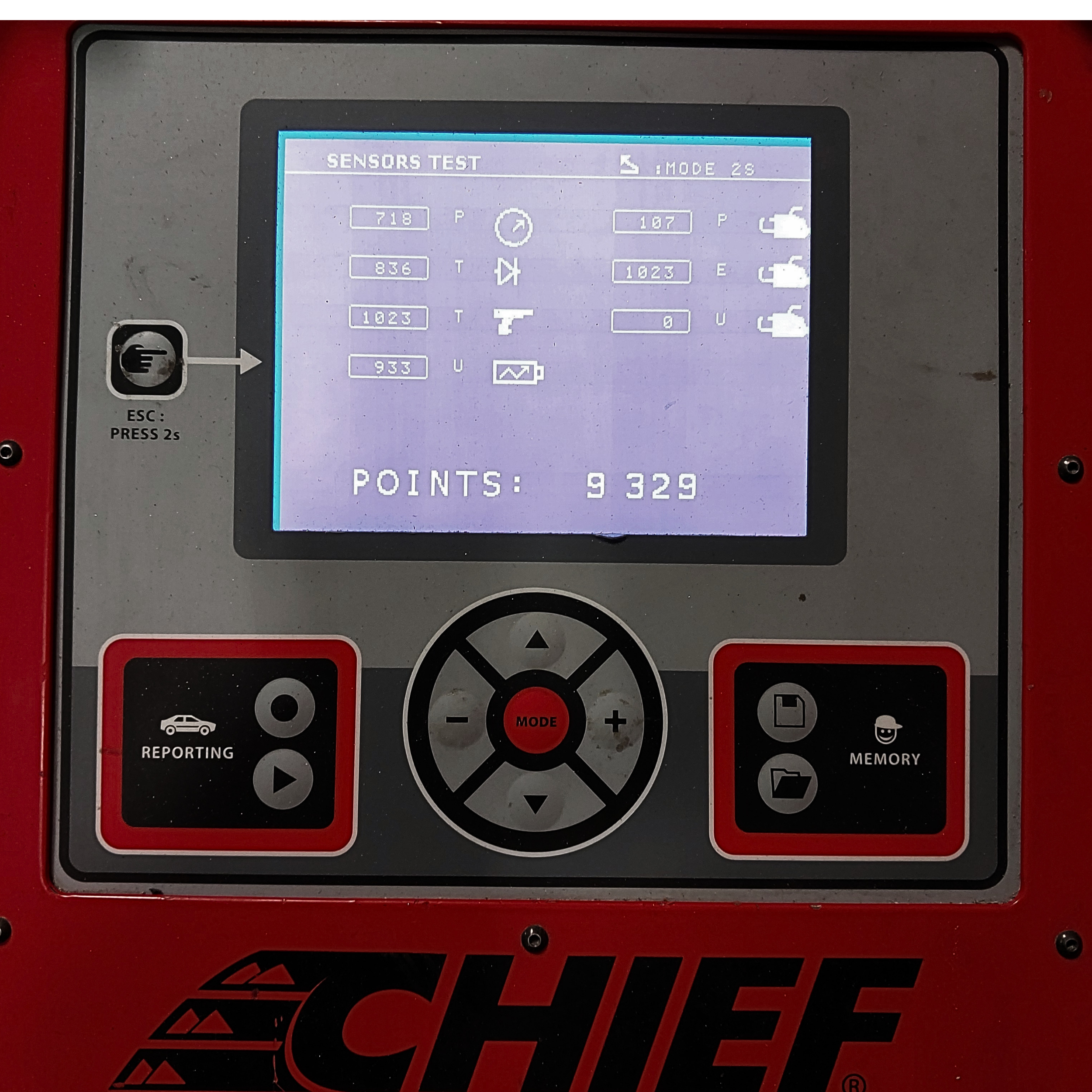 Chief MI200T spot welder with inverter head in collision repair shop
