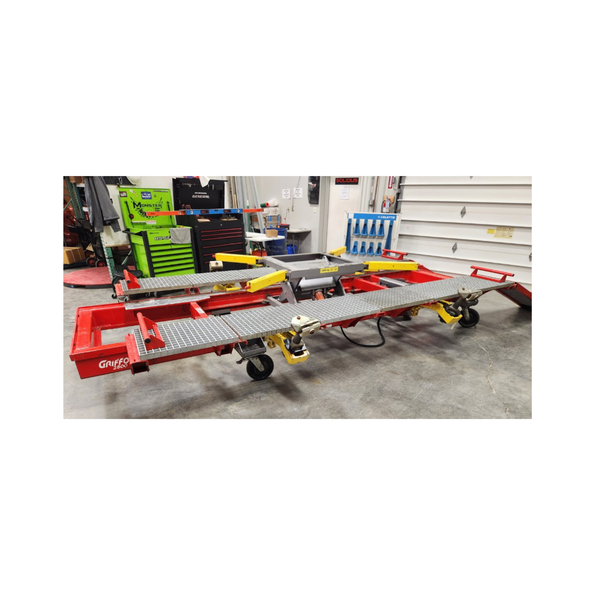 Griffon bench