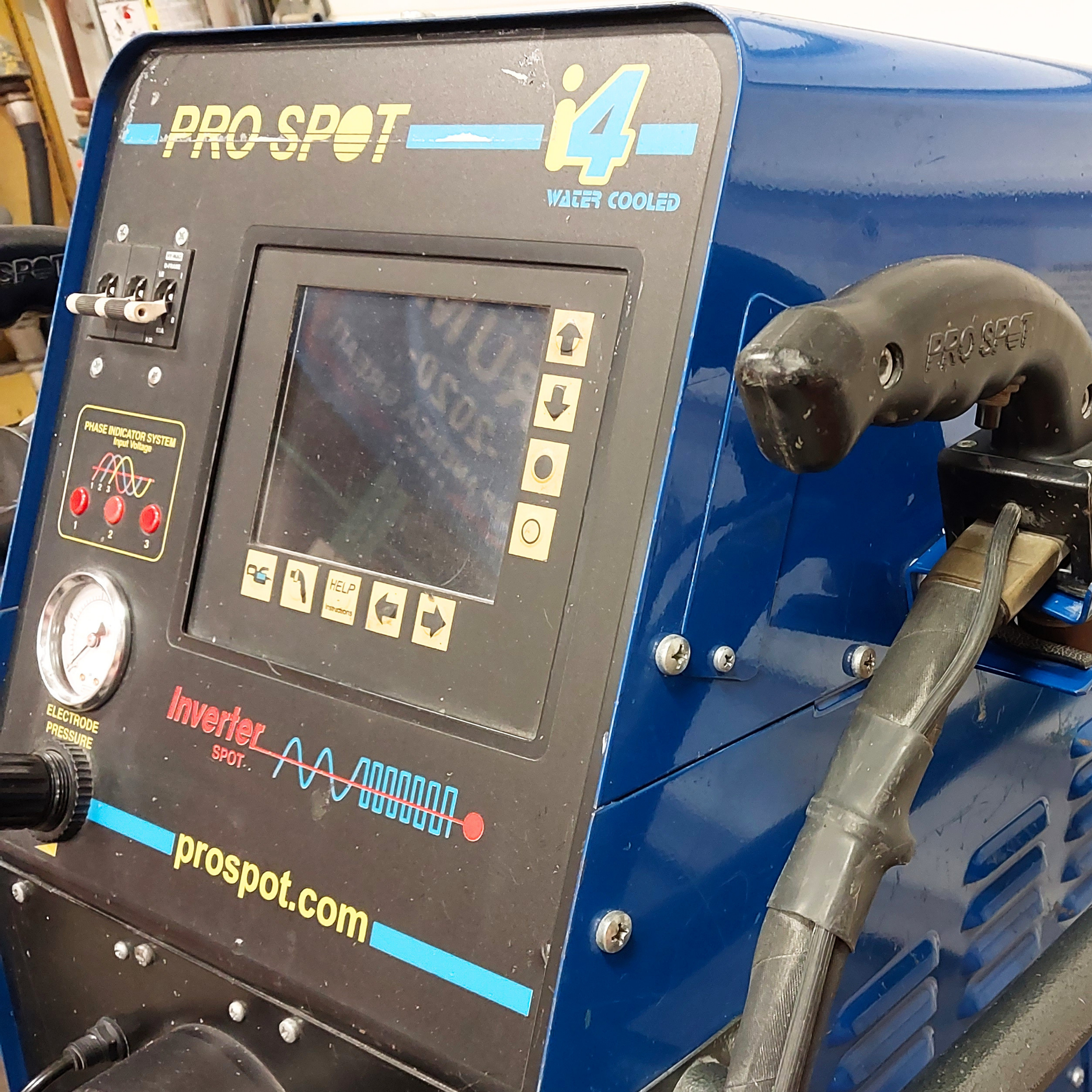 Pro Spot i4 control panel and display screen