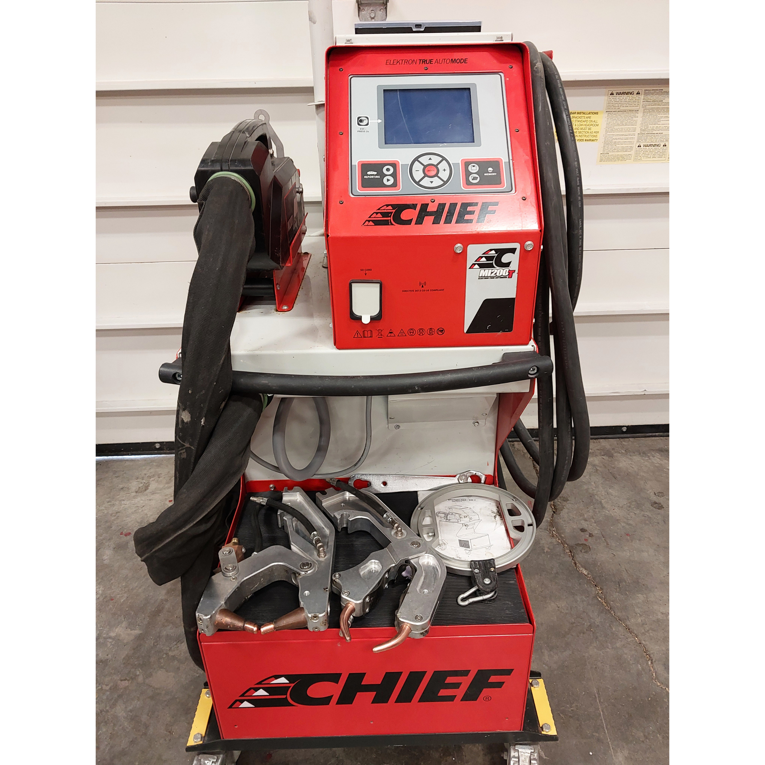 Resistance spot welding machine for high strength steel auto body repair