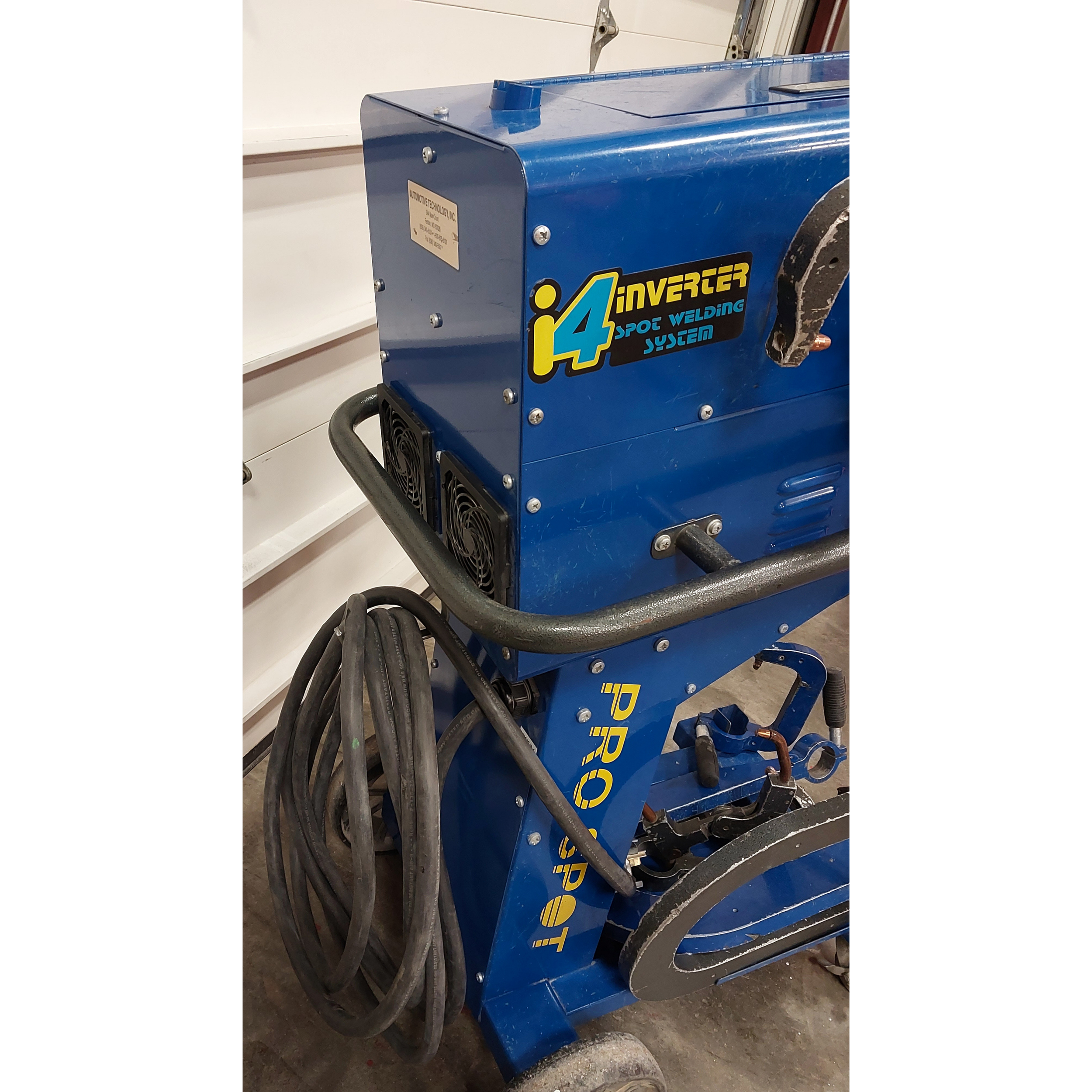 Pro Spot i4 spot welder side profile with cables