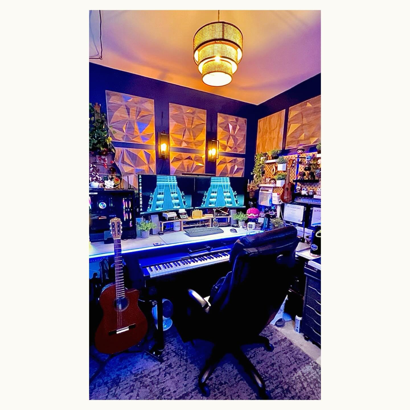 In today&rsquo;s fast-paced world, flexibility is key! With online music lessons, you can learn from the comfort of your home, fitting practice into your busy schedule. Whether you&rsquo;re a beginner or looking to refine your skills, our virtual cla