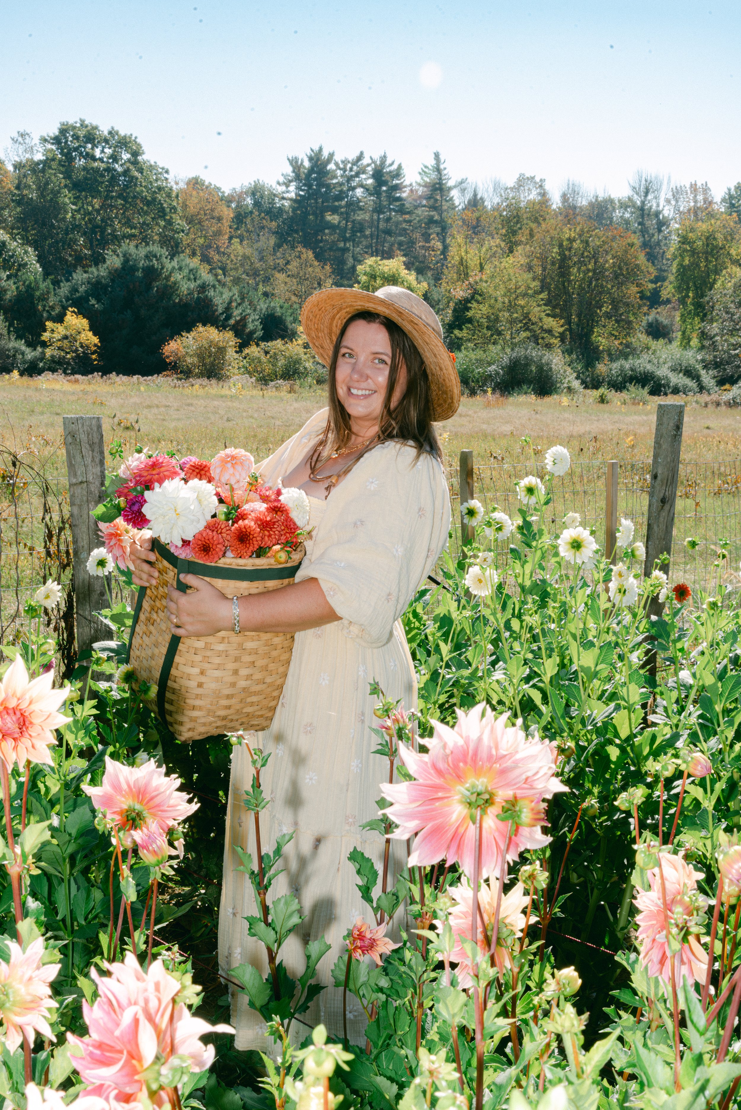 flower farm in Dover Nh on the seacoast of nh, me, ma. Design studio that specializes in local, fresh, one of the kind flowers for weddings and events