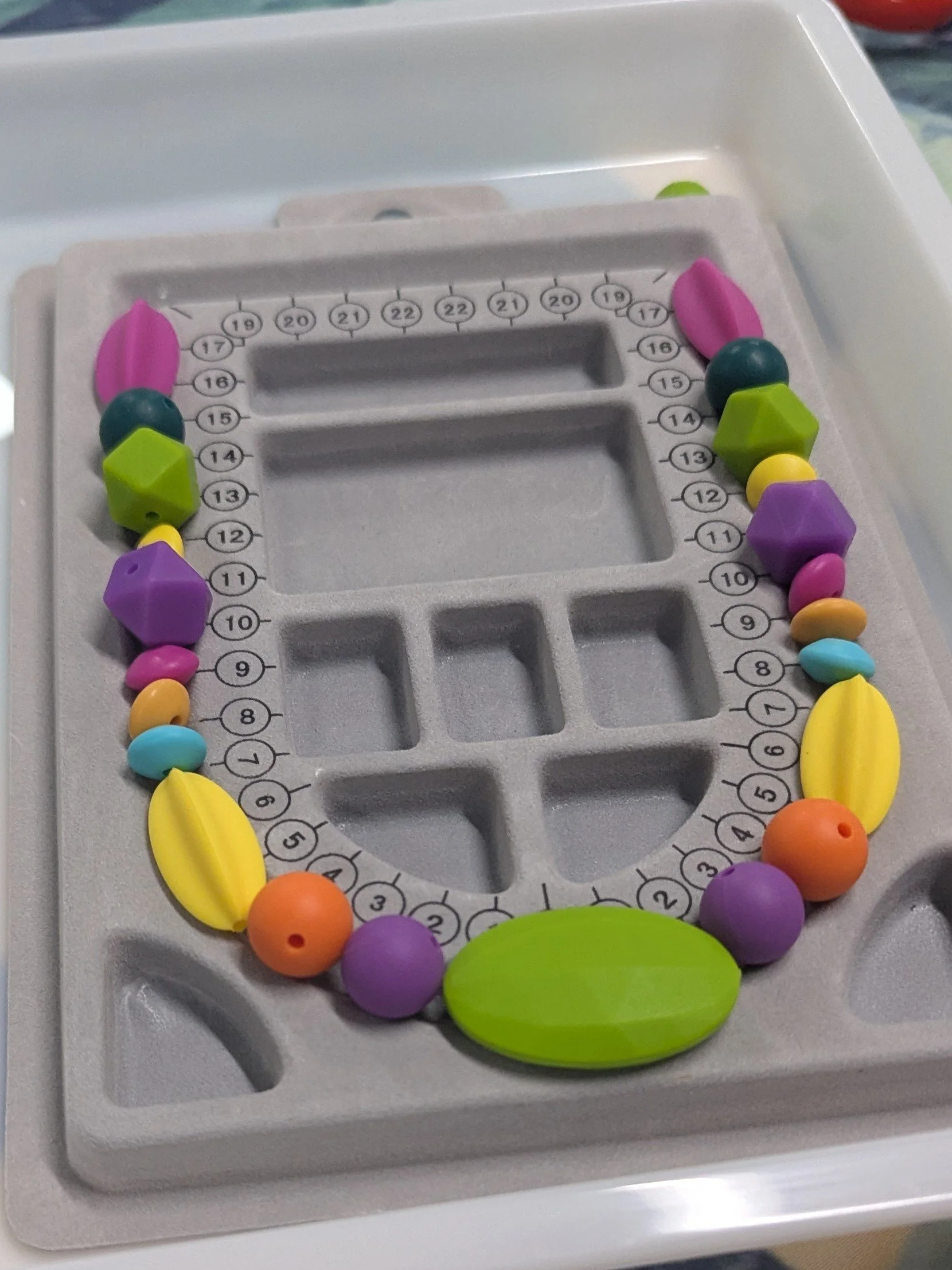 ECLECTIC BEADING
Raid my stash of recycled beads and make your own necklace or bracelet while catching up with friends! For an even more sustainable experience, check out my jewellery swaps too!