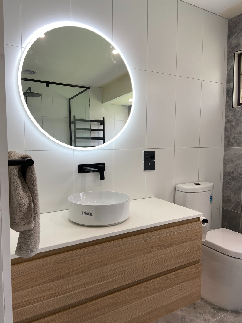 Bathroom Mirror Lighting.png