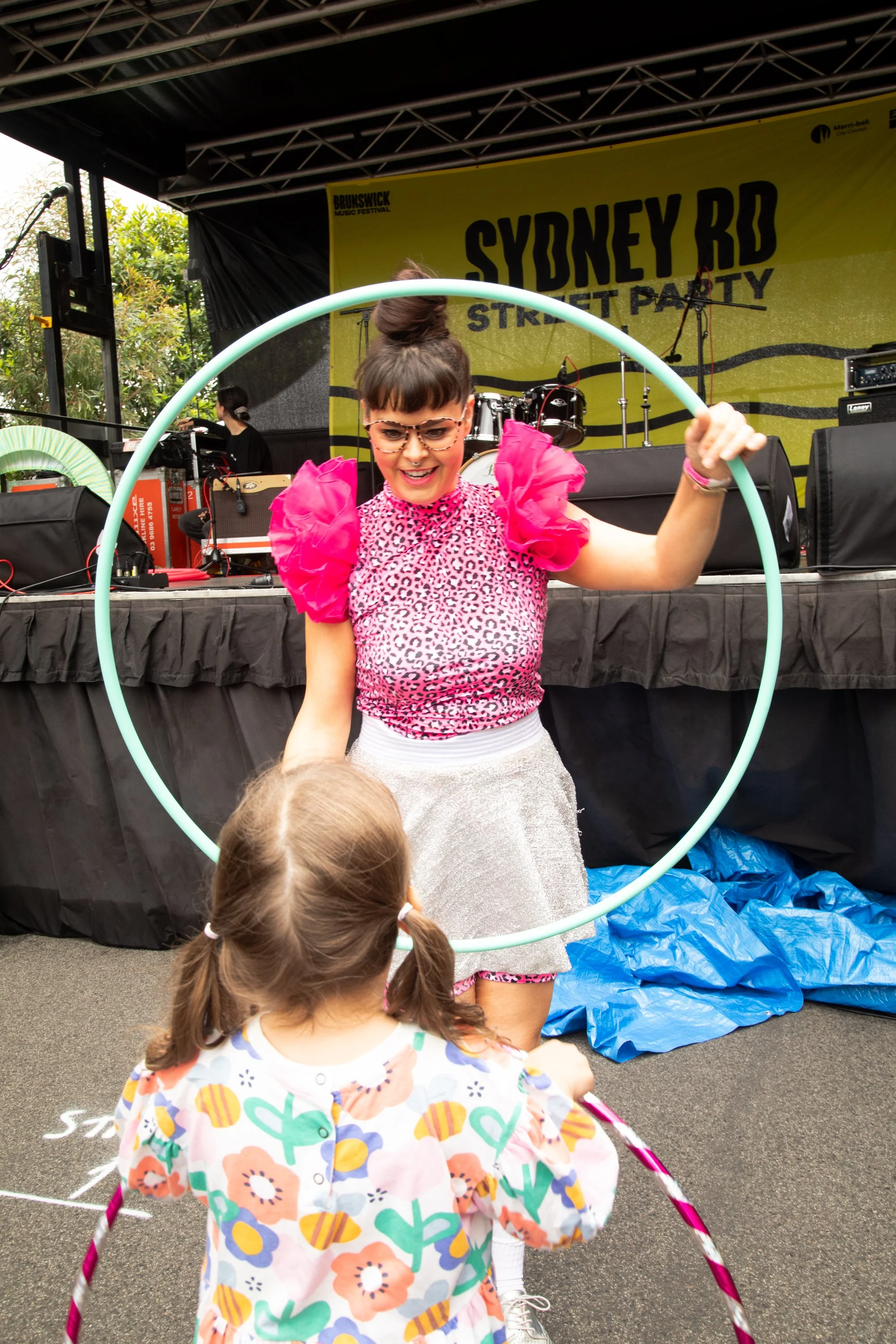 LEARN TO HULA HOOP KIDS ENTERTAINMENT.jpg