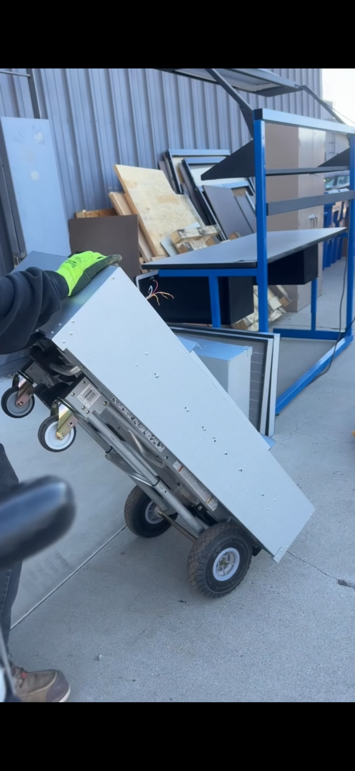 Commercial equipment and debris removal service in Santa Barbara California by Hauling-4-u providing professional hauling and same-day junk removal services.