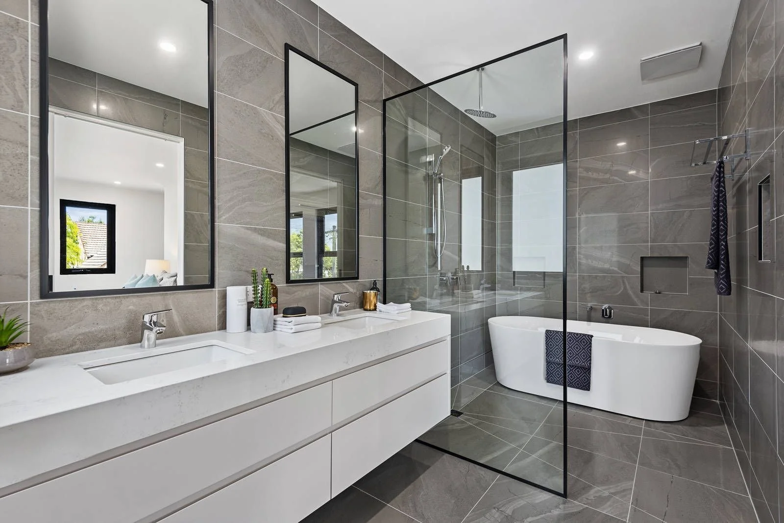 2015167392_11_1_201207_050339-w1600-h1068.jfif